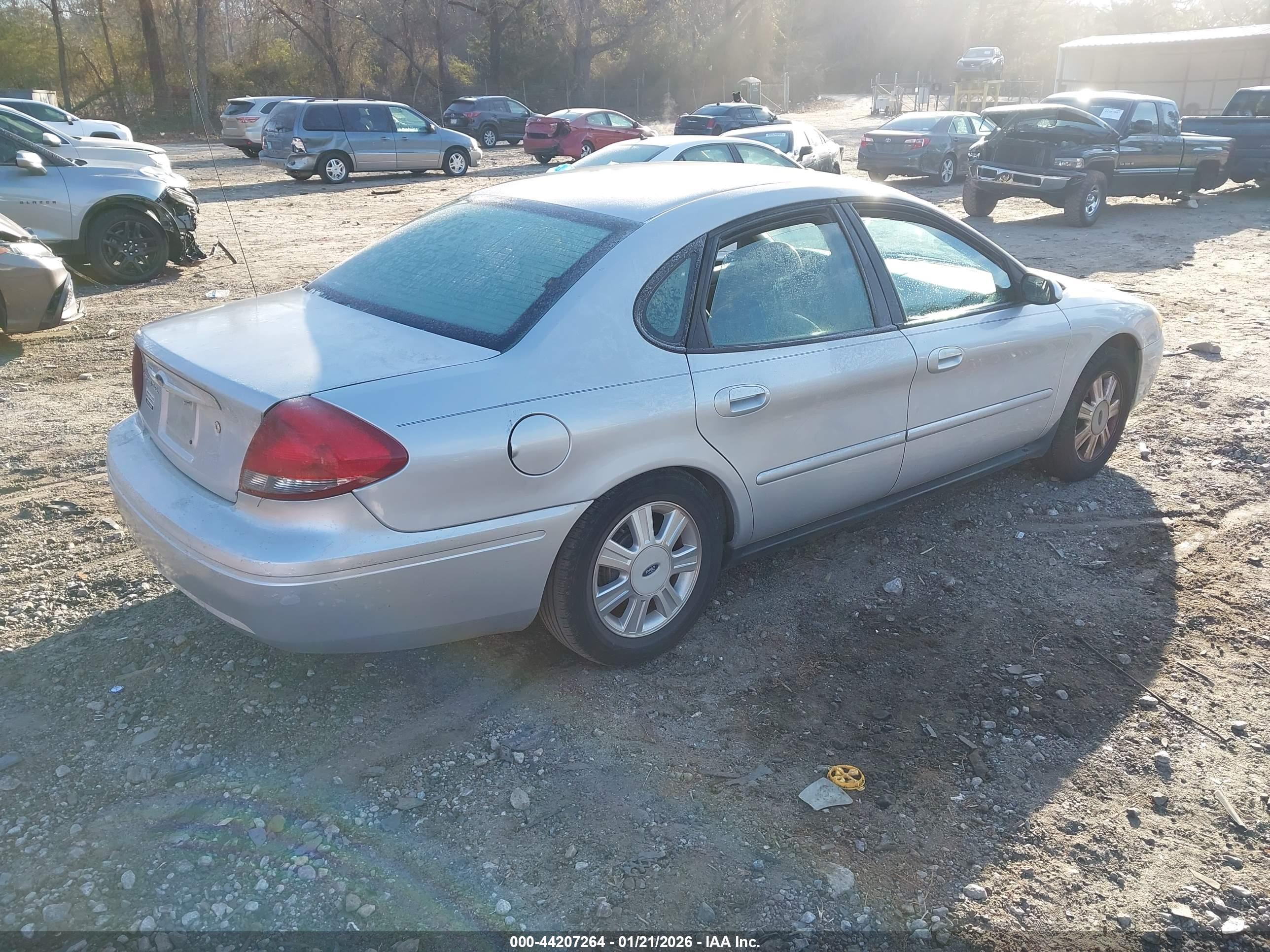 FORD TAURUS image 4