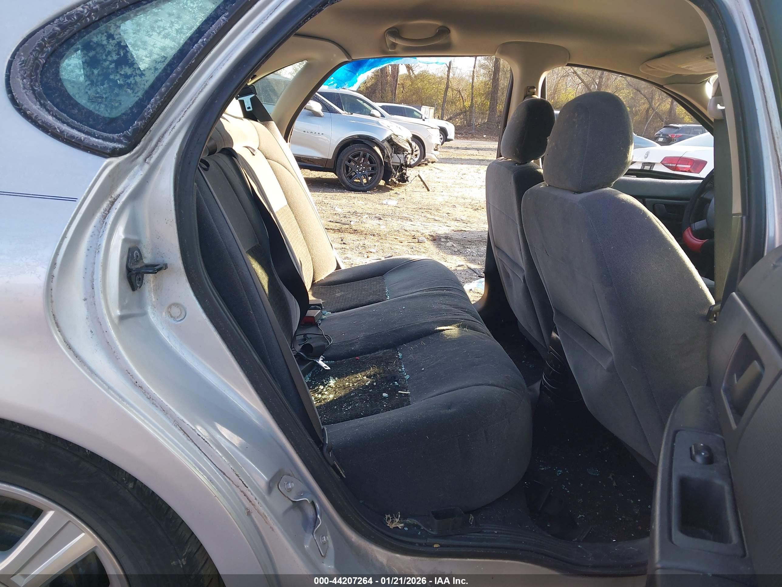 FORD TAURUS image 8