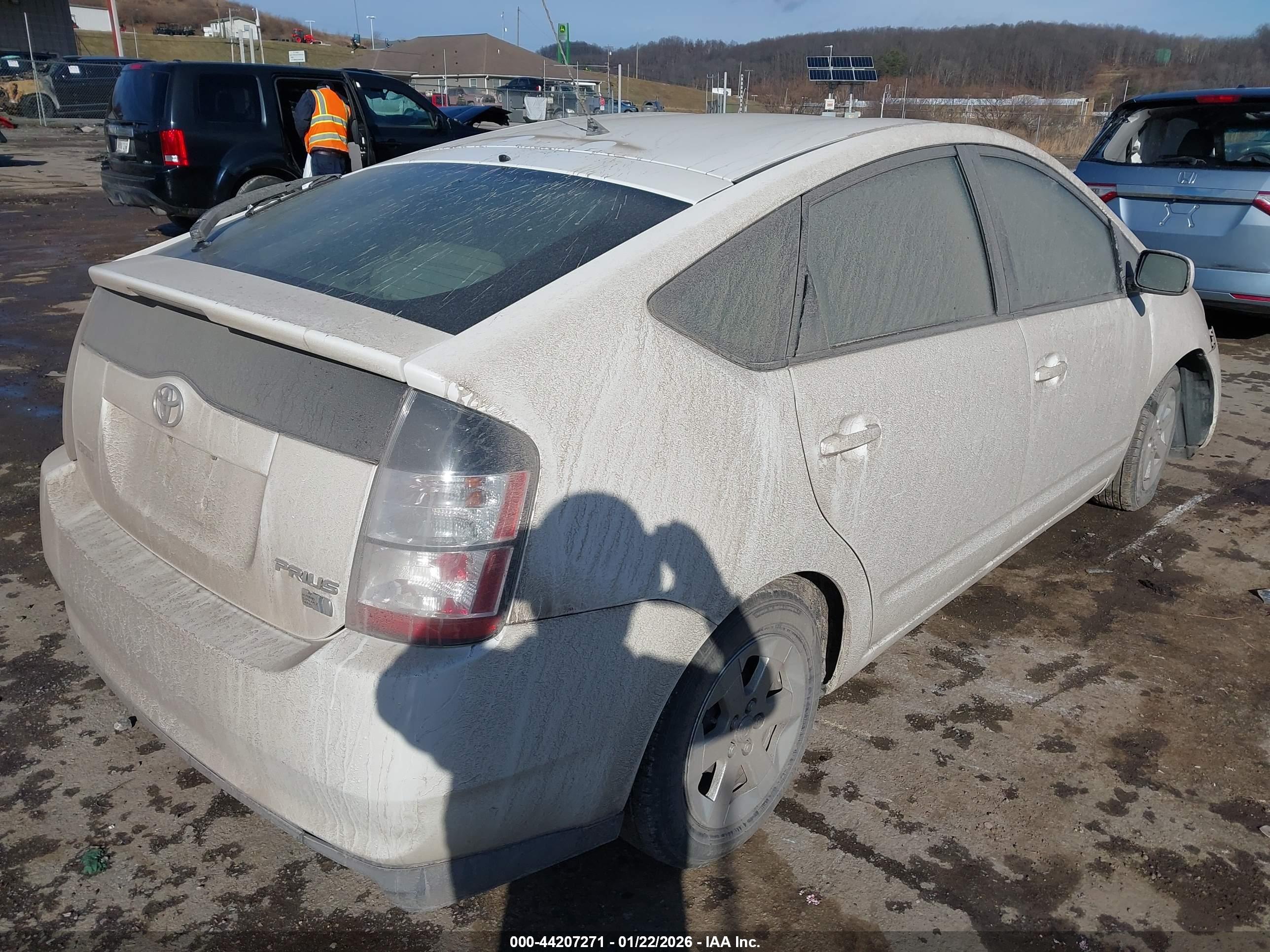 TOYOTA PRIUS image 4