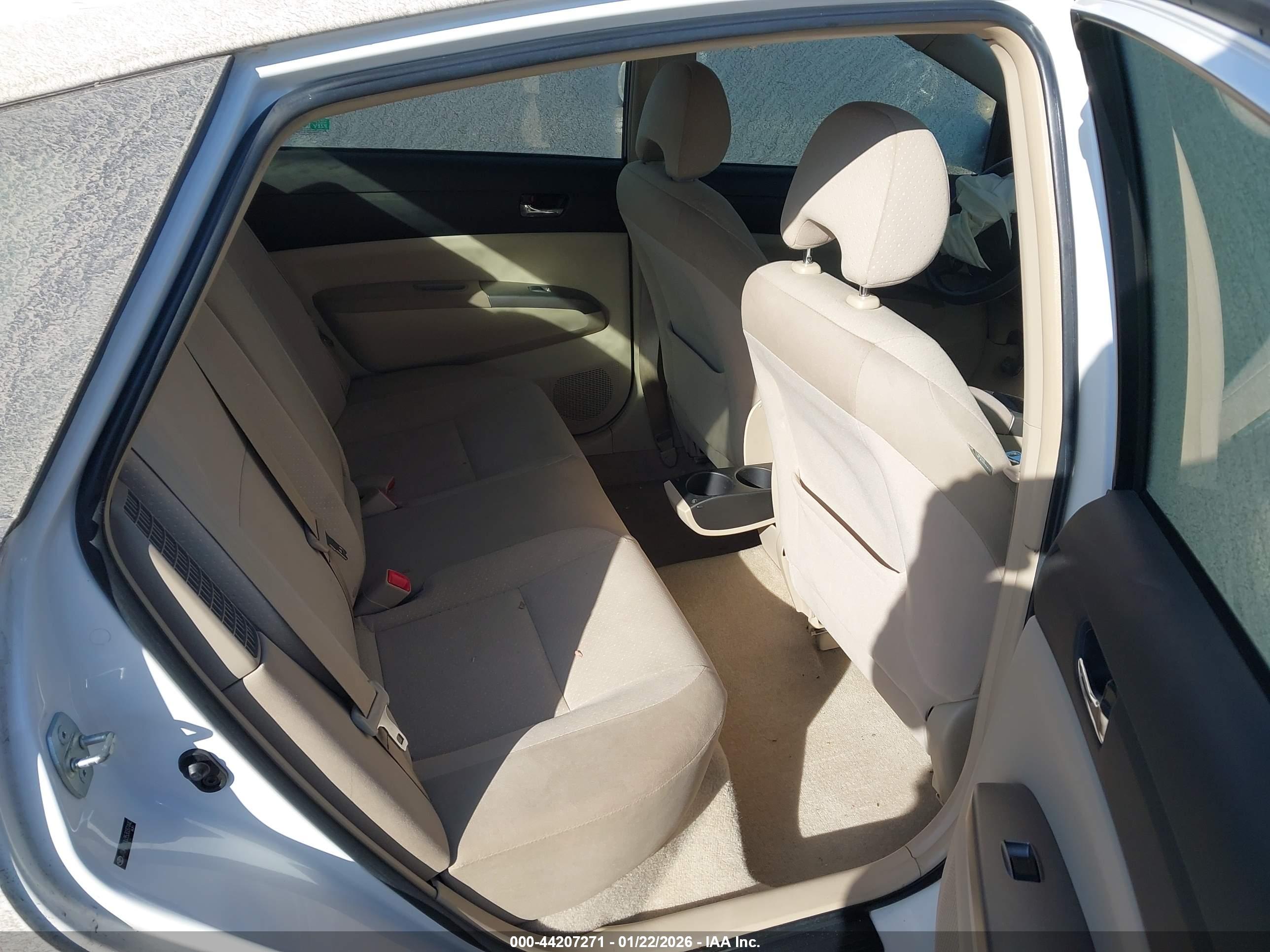 TOYOTA PRIUS image 8