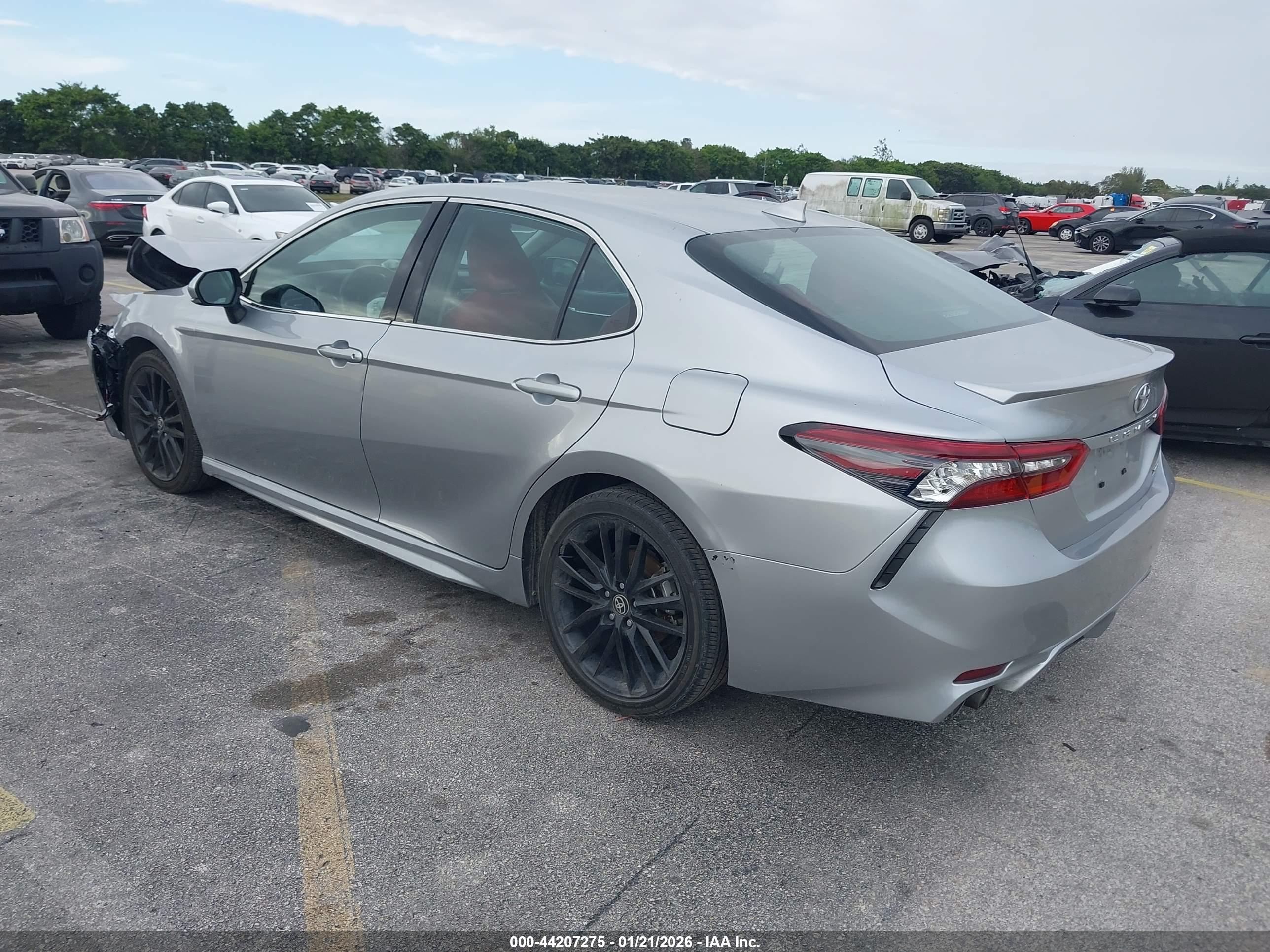 TOYOTA CAMRY image 3