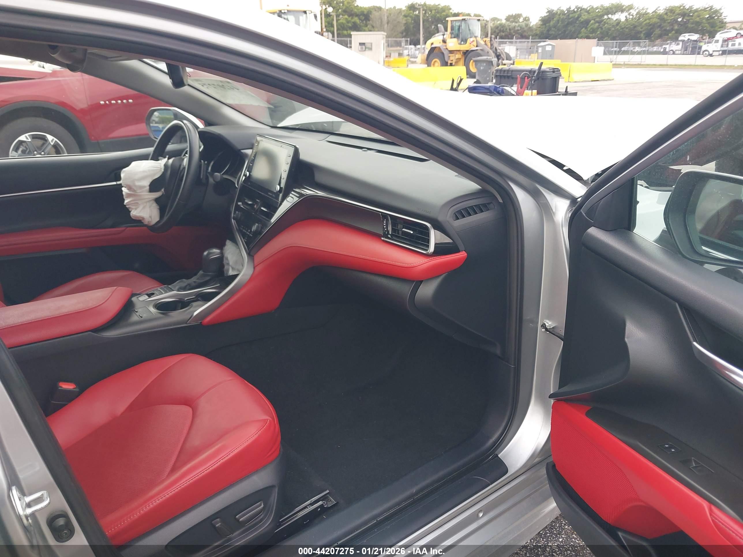TOYOTA CAMRY image 5