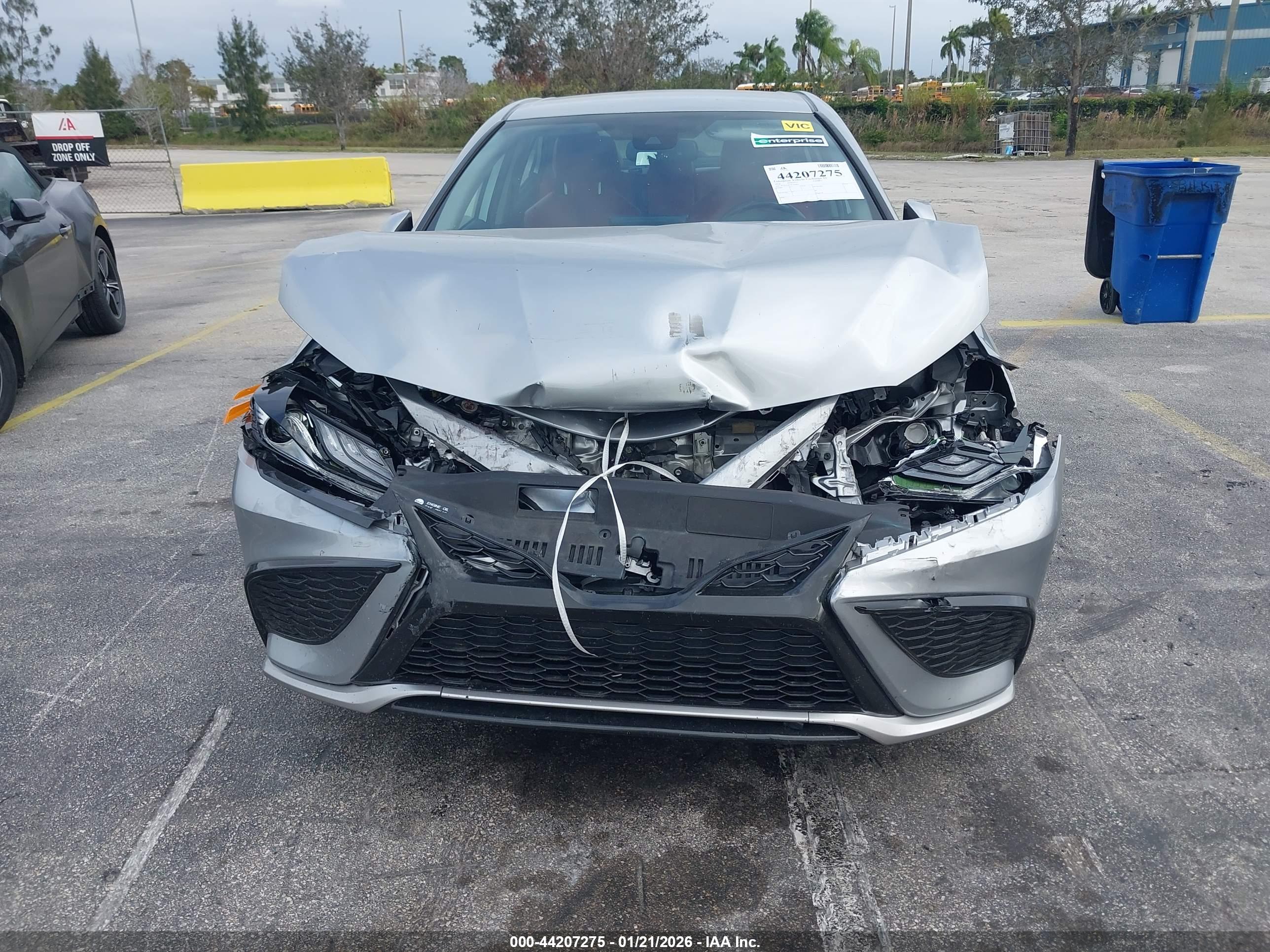 TOYOTA CAMRY image 6