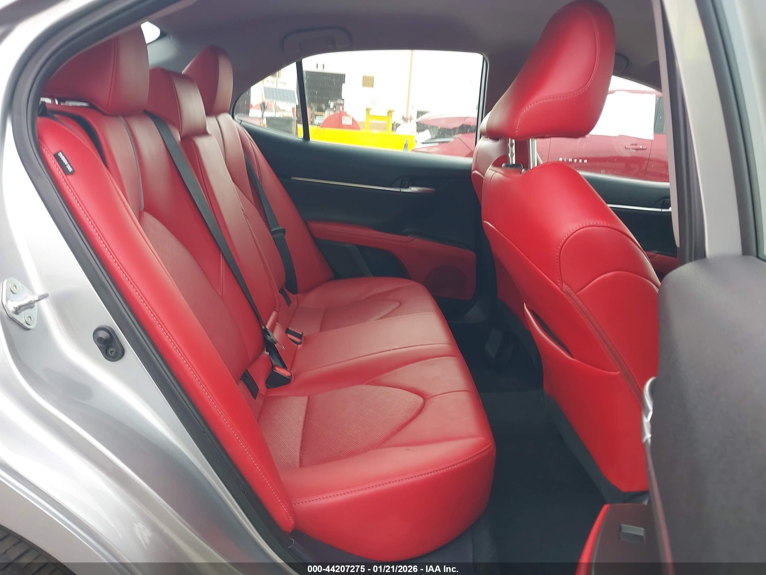 TOYOTA CAMRY image 8