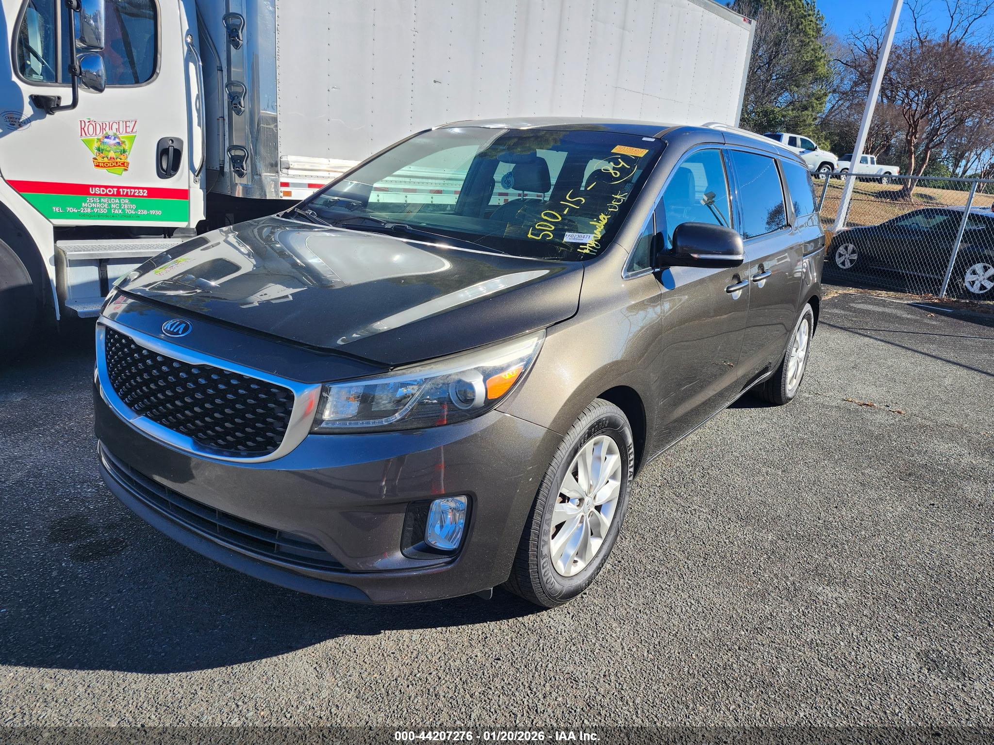 KIA SEDONA image 2