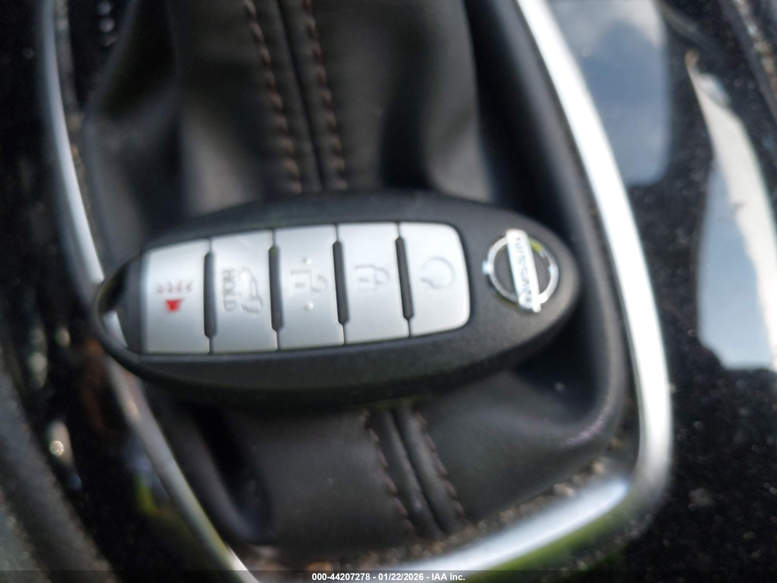 NISSAN ROGUE image 11