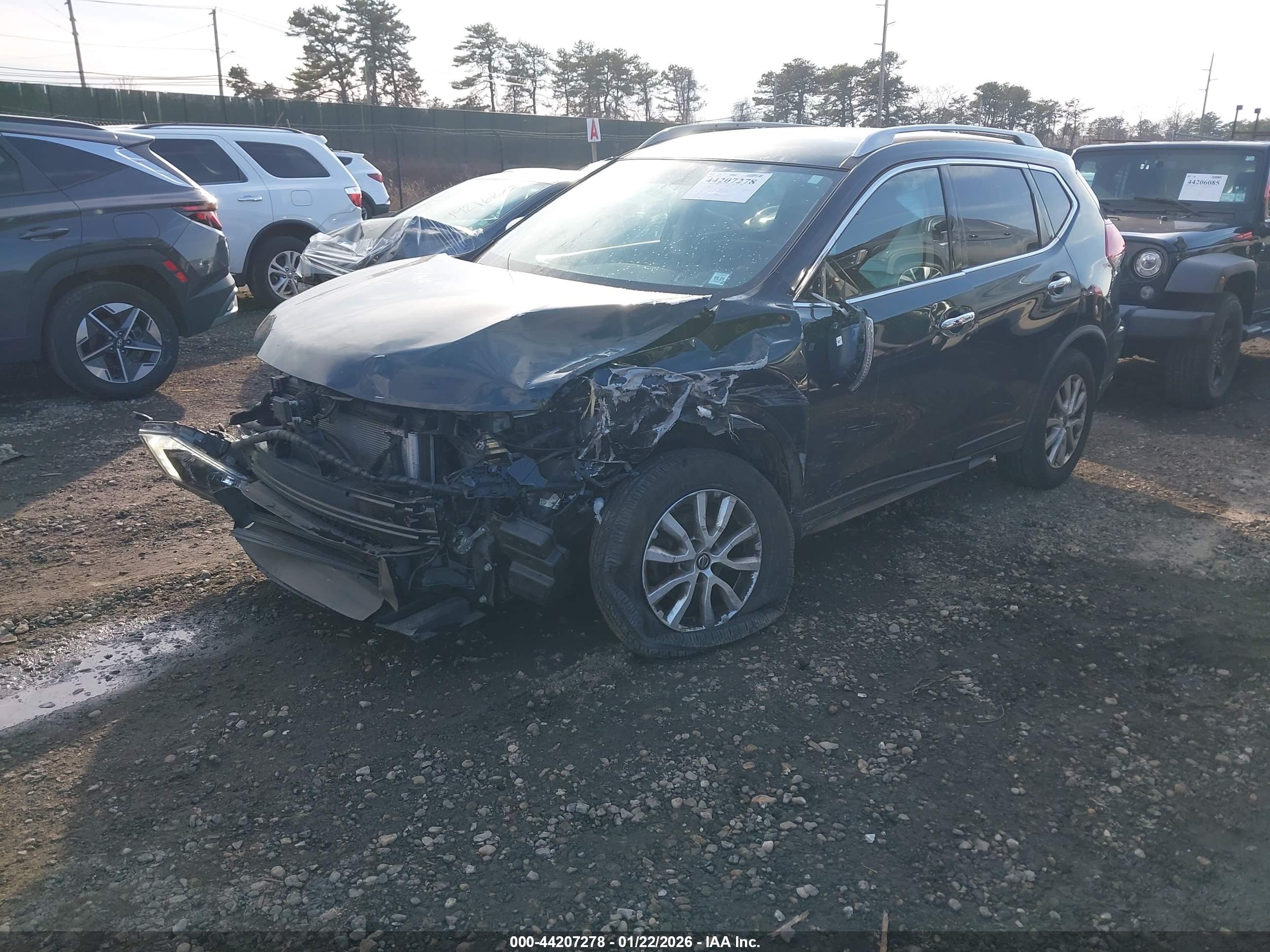 NISSAN ROGUE image 2