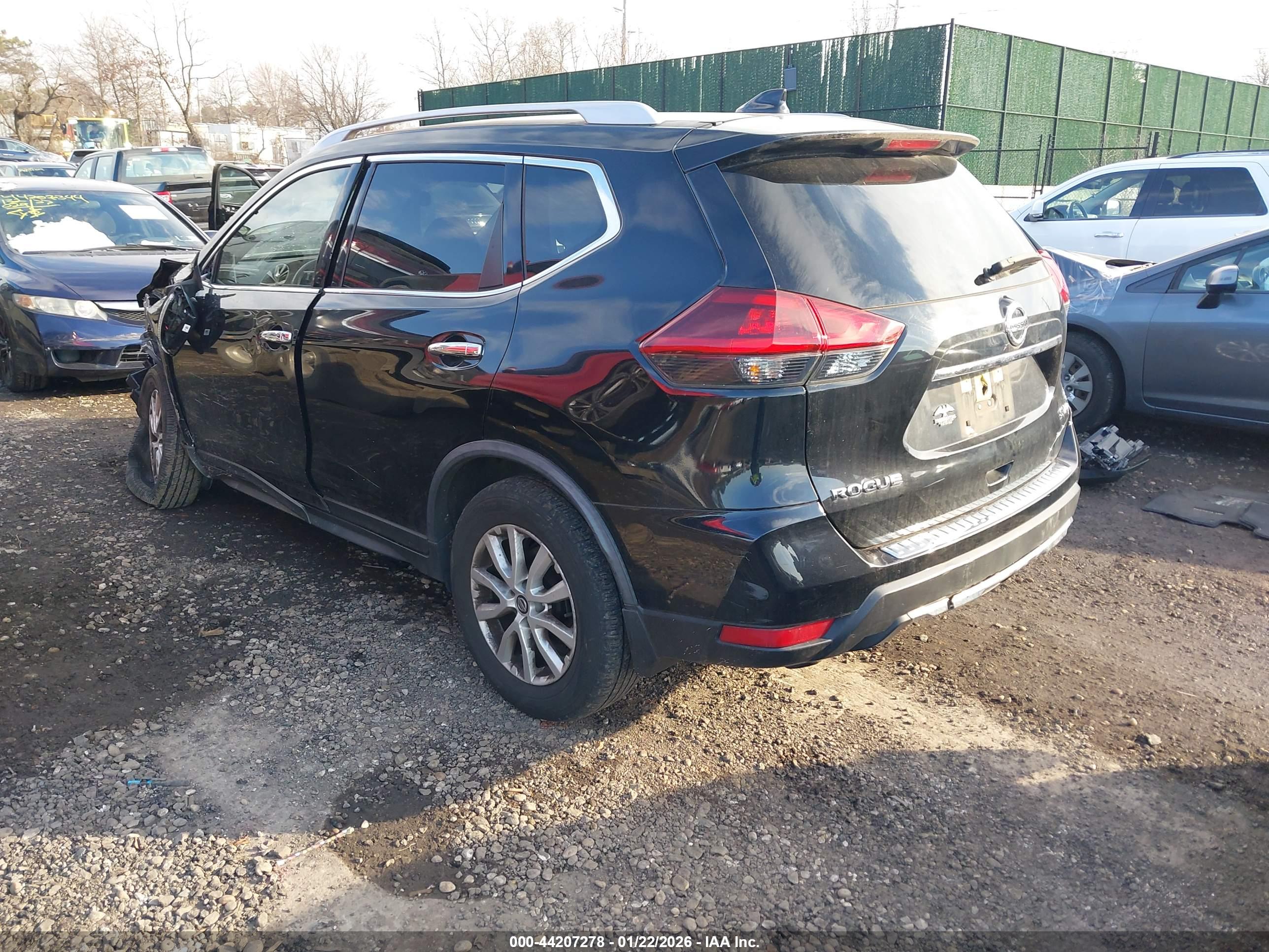 NISSAN ROGUE image 3