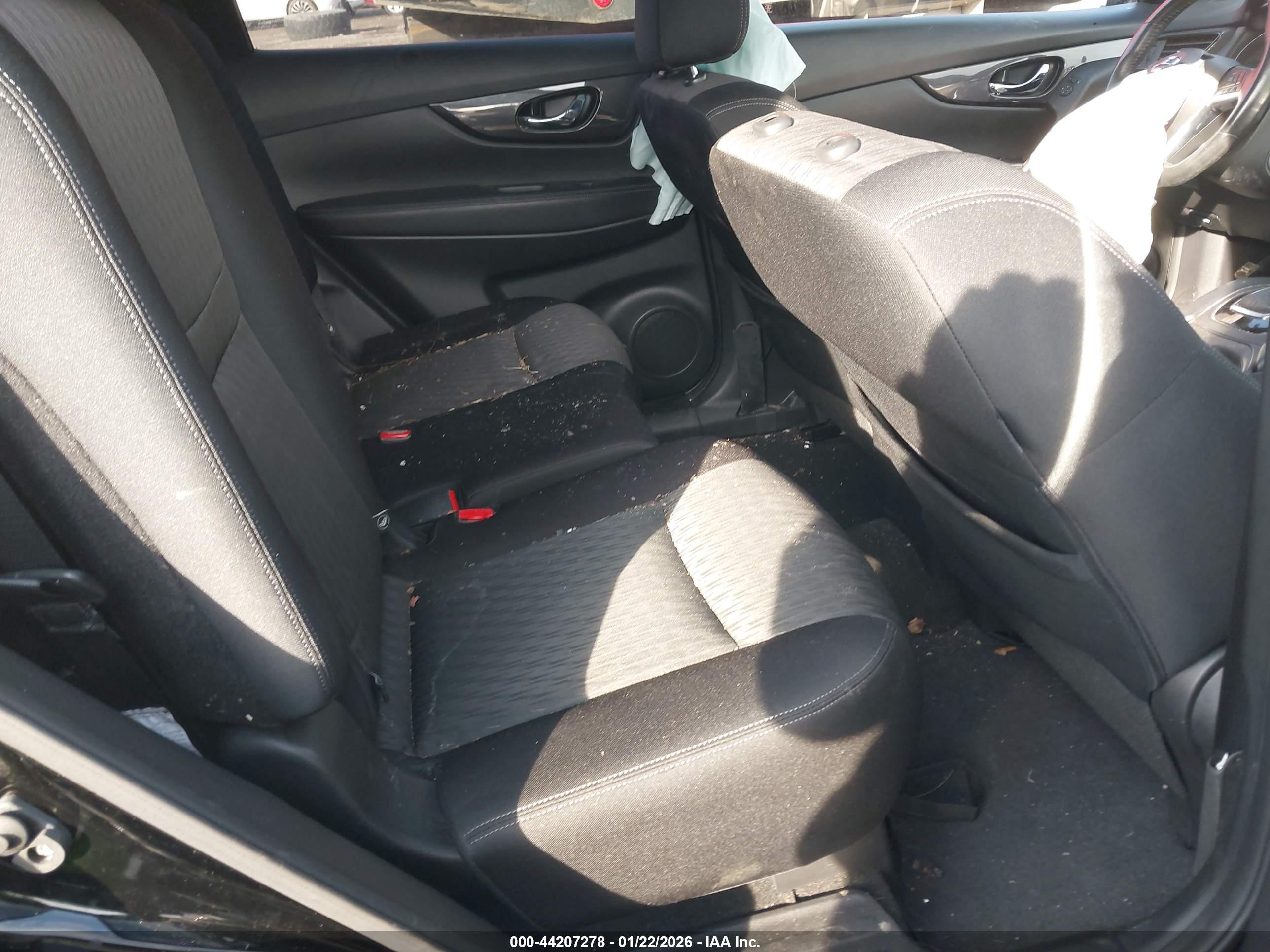 NISSAN ROGUE image 8