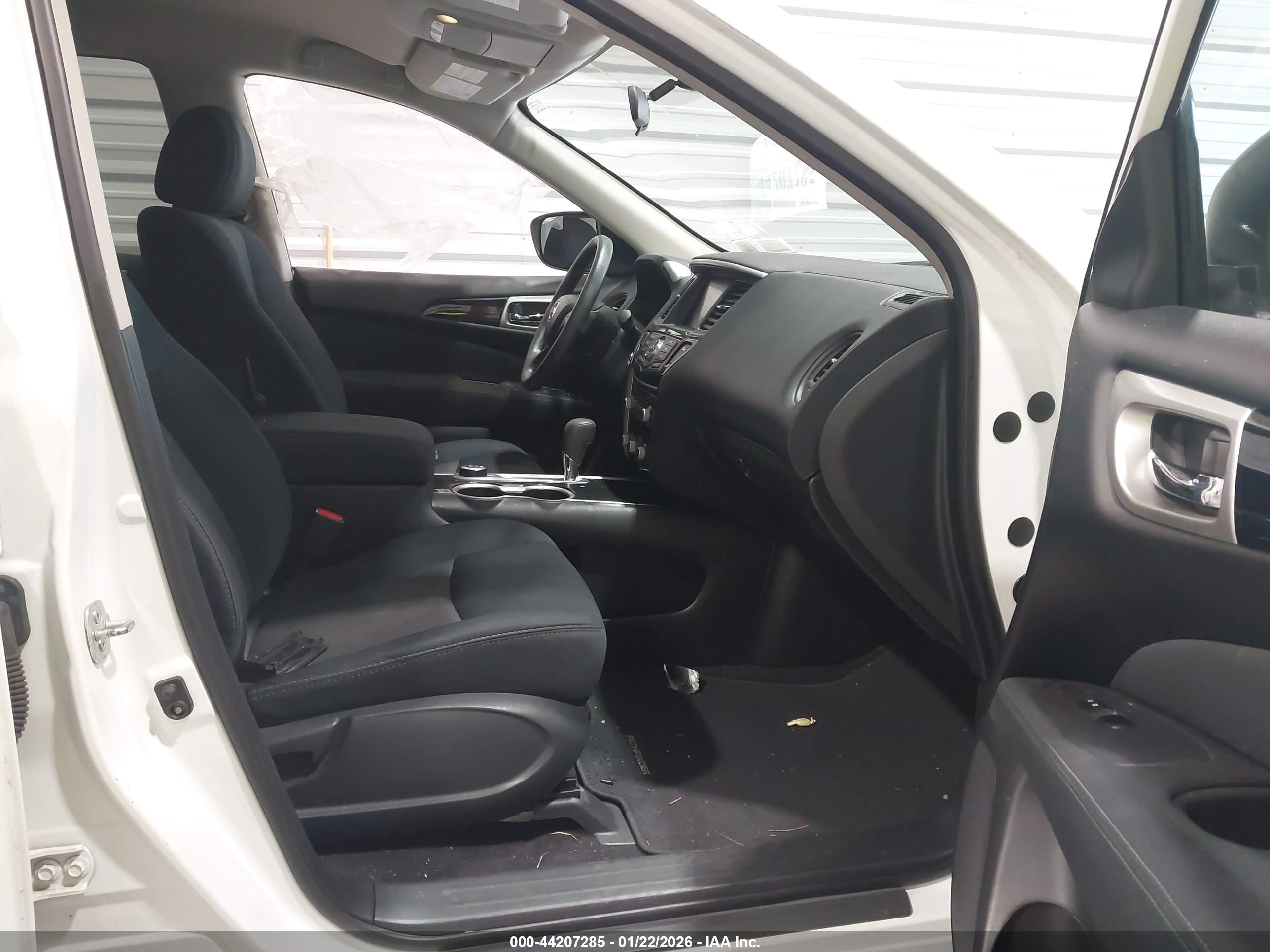 NISSAN PATHFINDER image 5