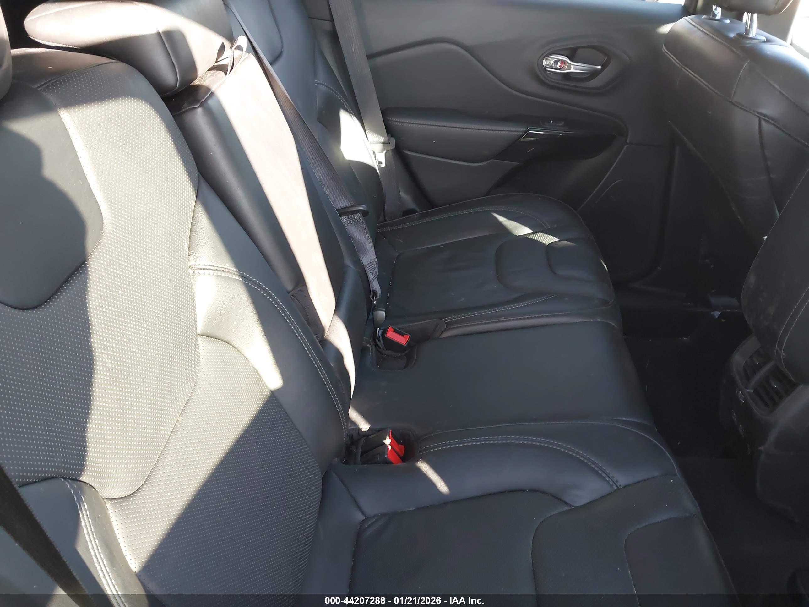 JEEP CHEROKEE image 8