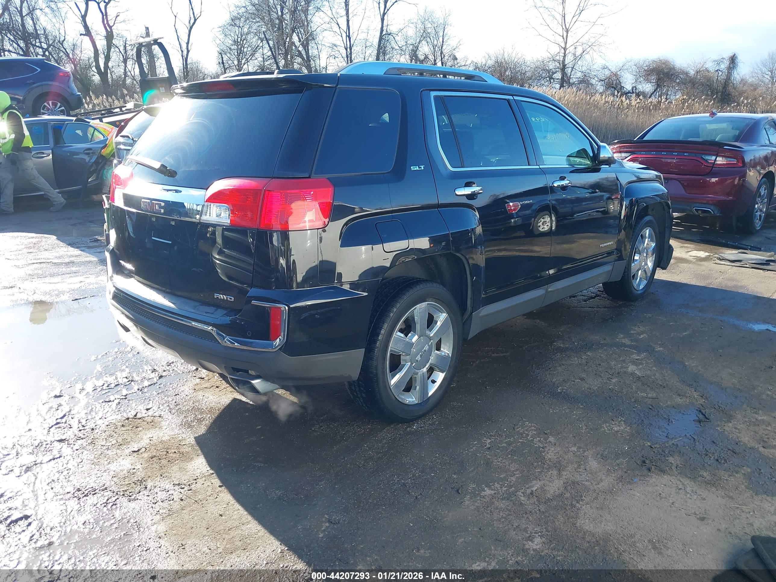 GMC TERRAIN image 4