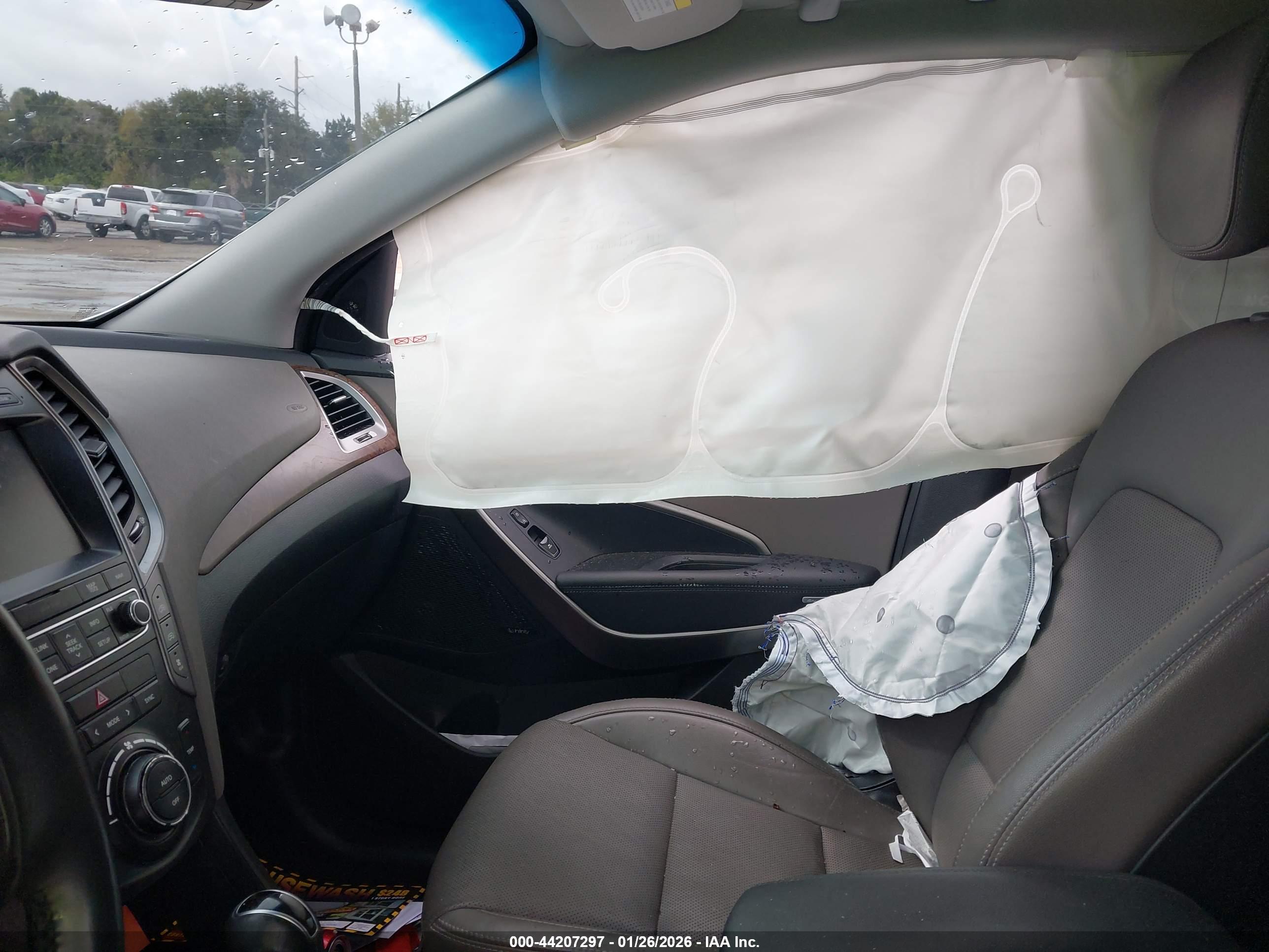 HYUNDAI SANTA image 5