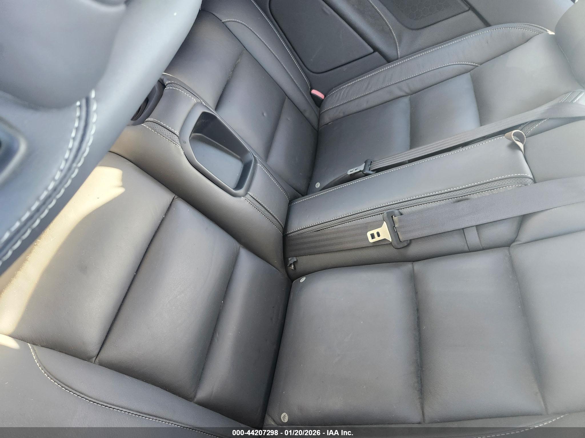 VOLVO C70 image 8