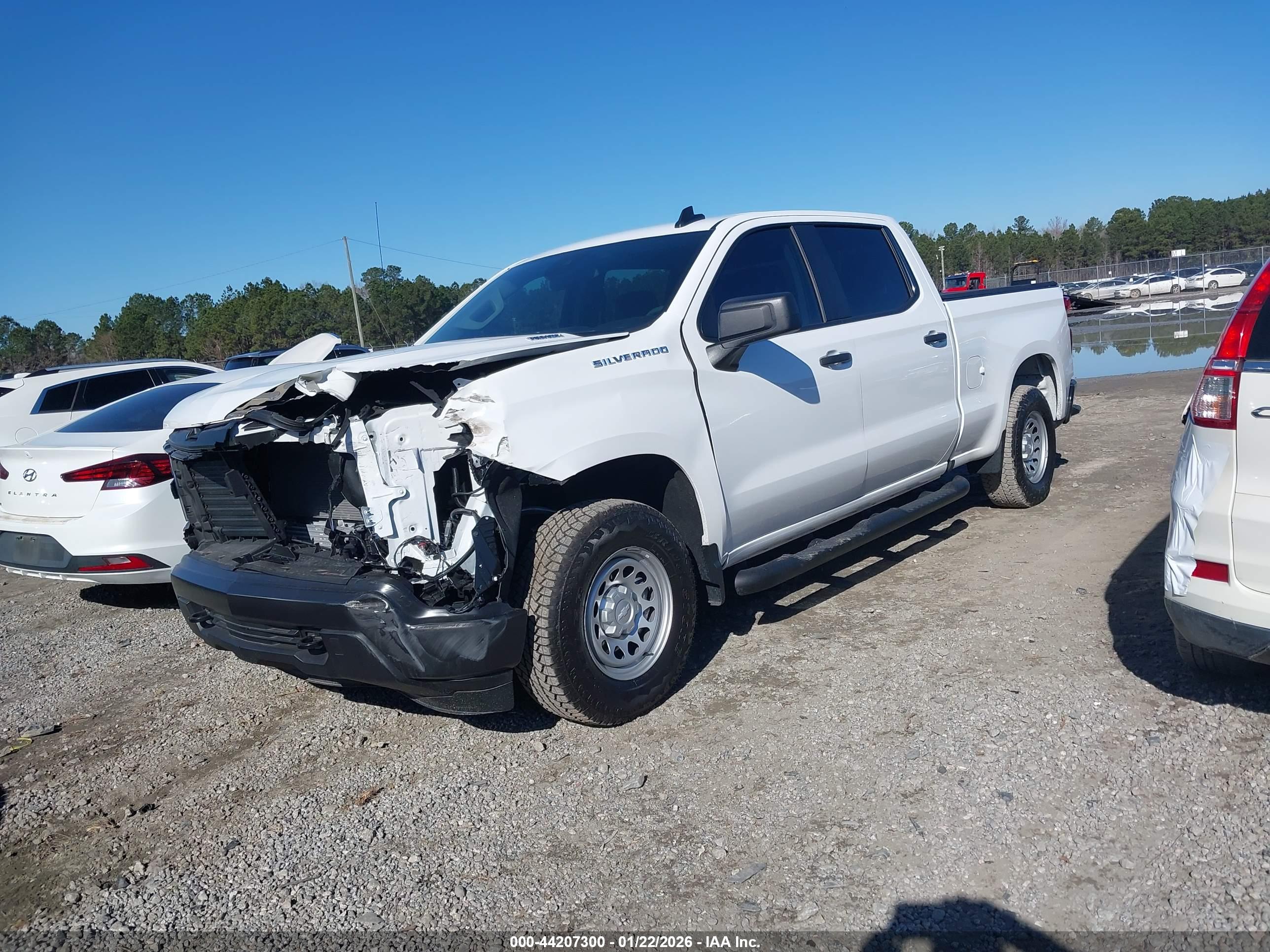 CHEVROLET SILVERADO image 2