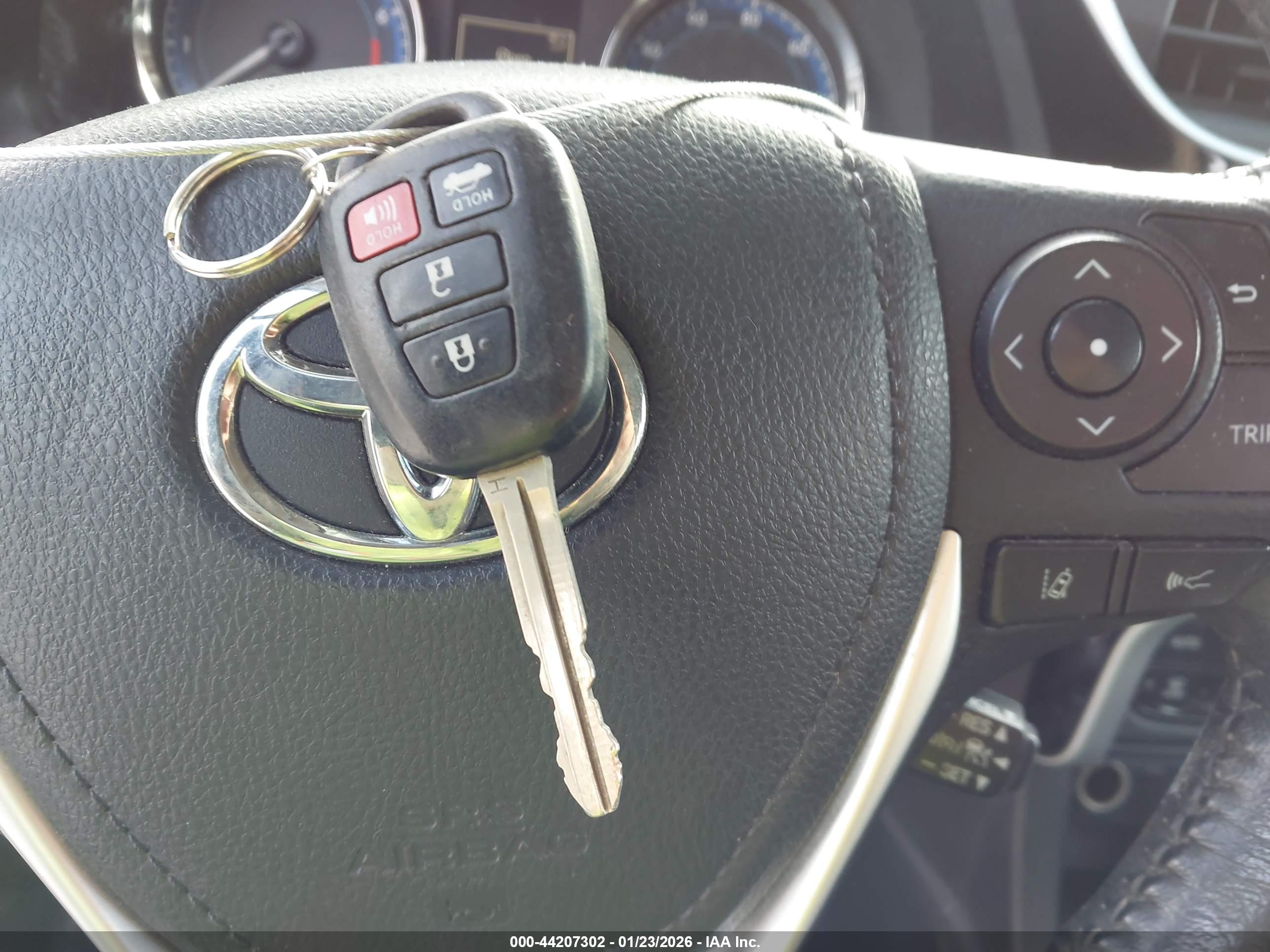 TOYOTA COROLLA image 11
