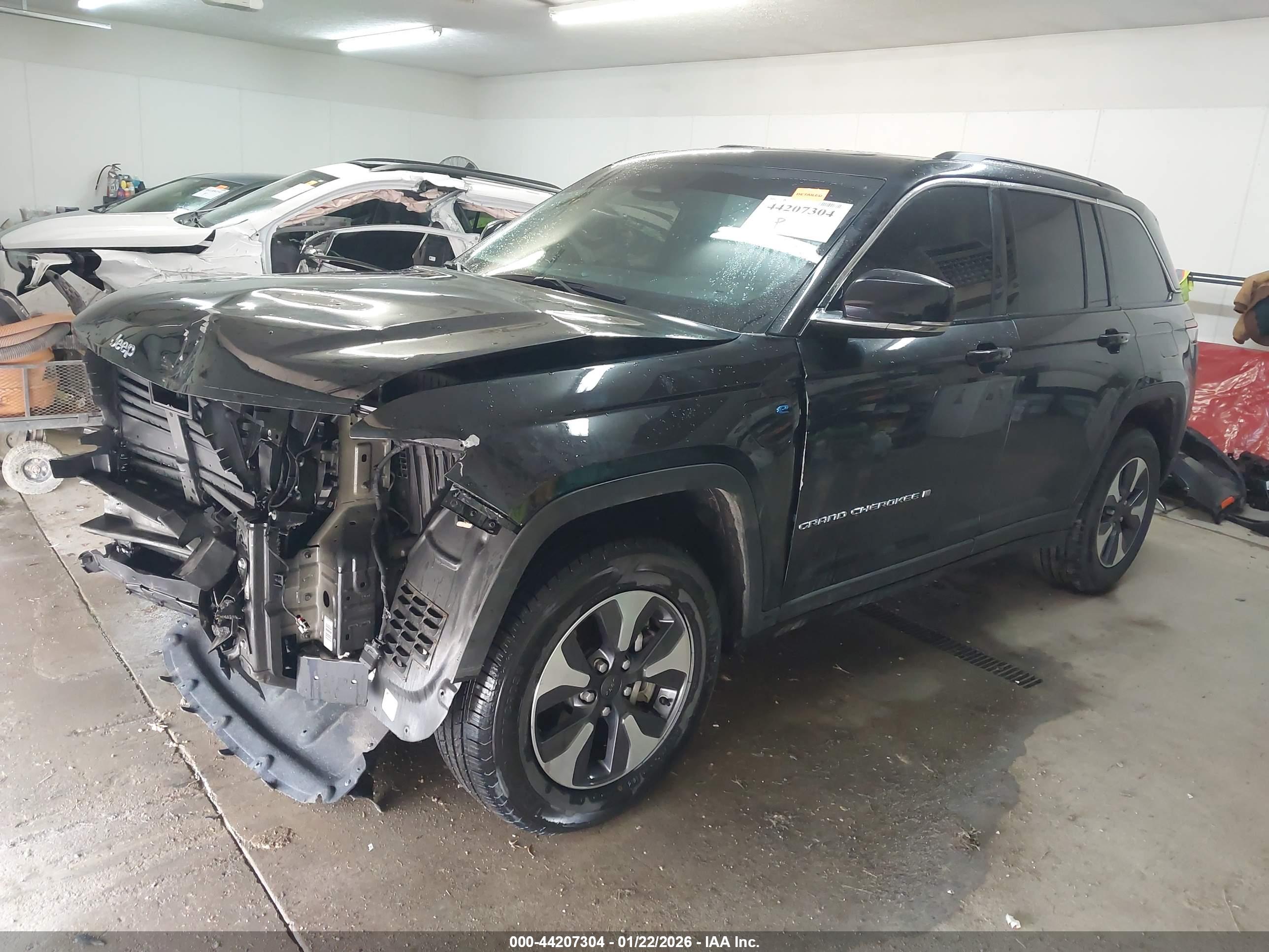 JEEP GRAND image 2