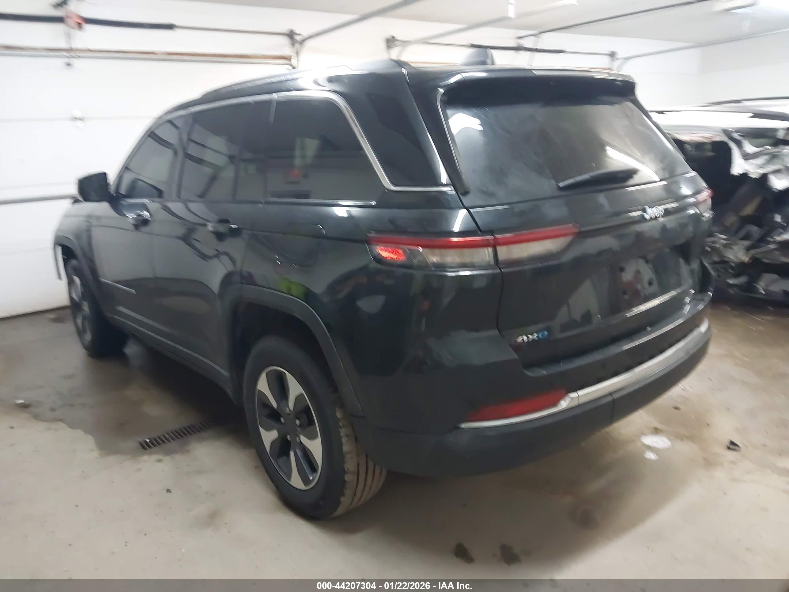 JEEP GRAND image 3
