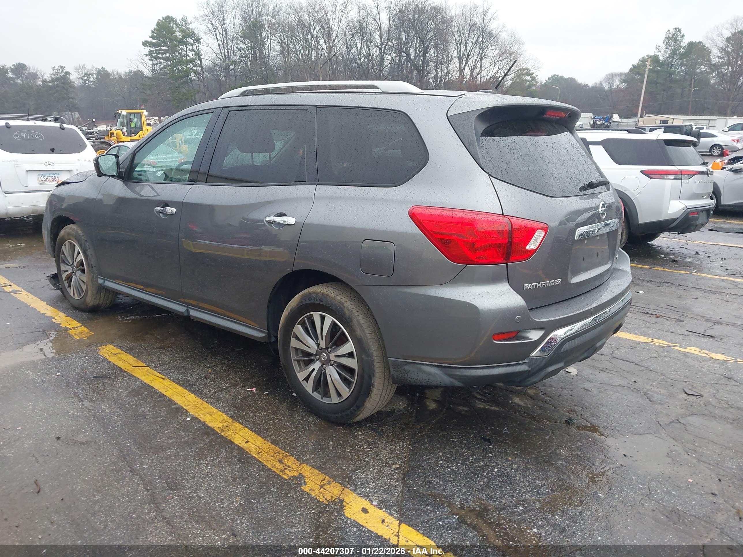 NISSAN PATHFINDER image 3