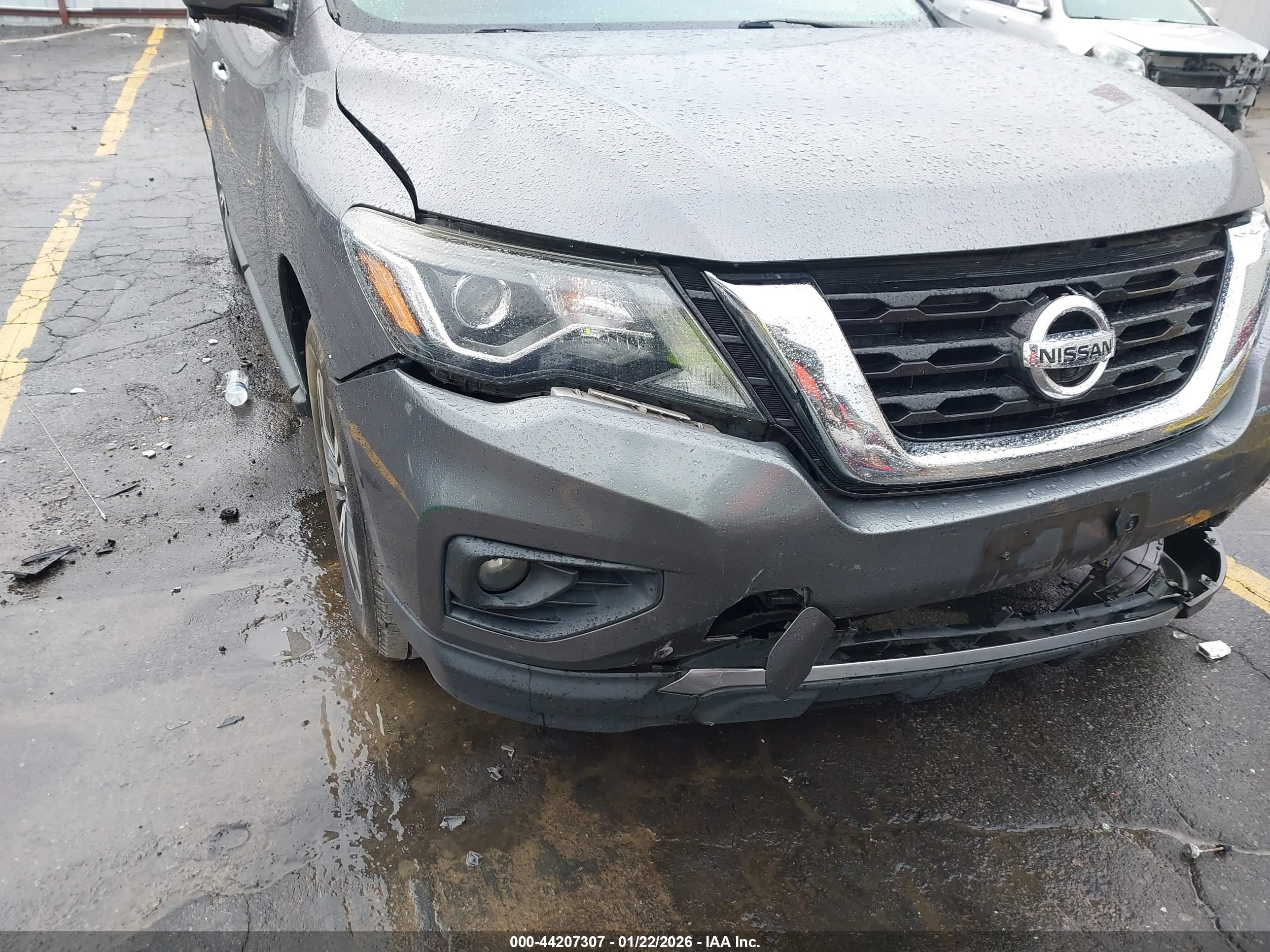 NISSAN PATHFINDER image 6