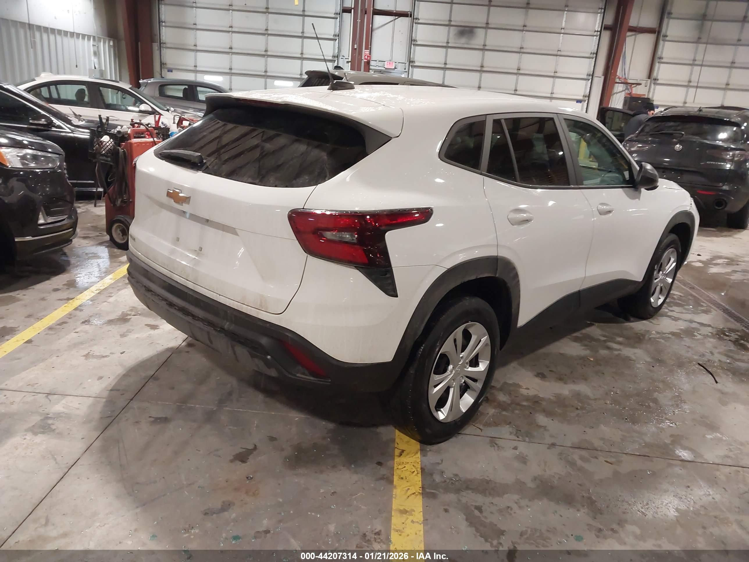 CHEVROLET TRAX image 4