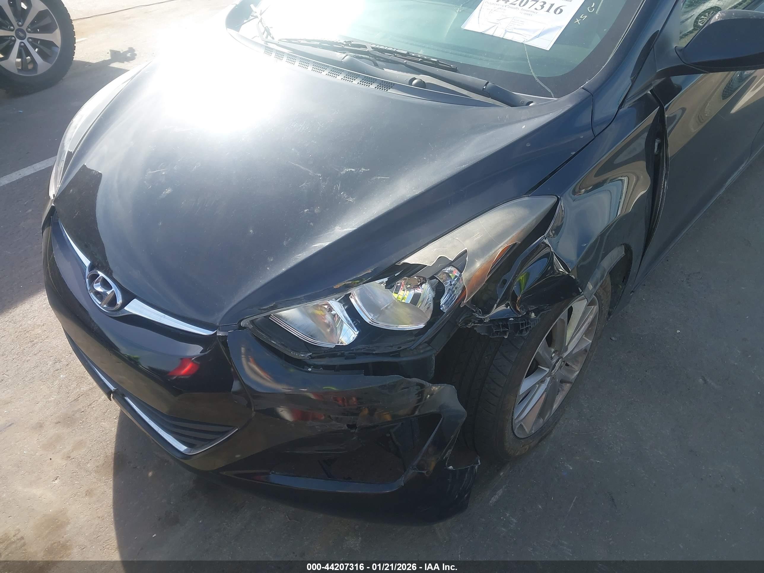 HYUNDAI ELANTRA image 6