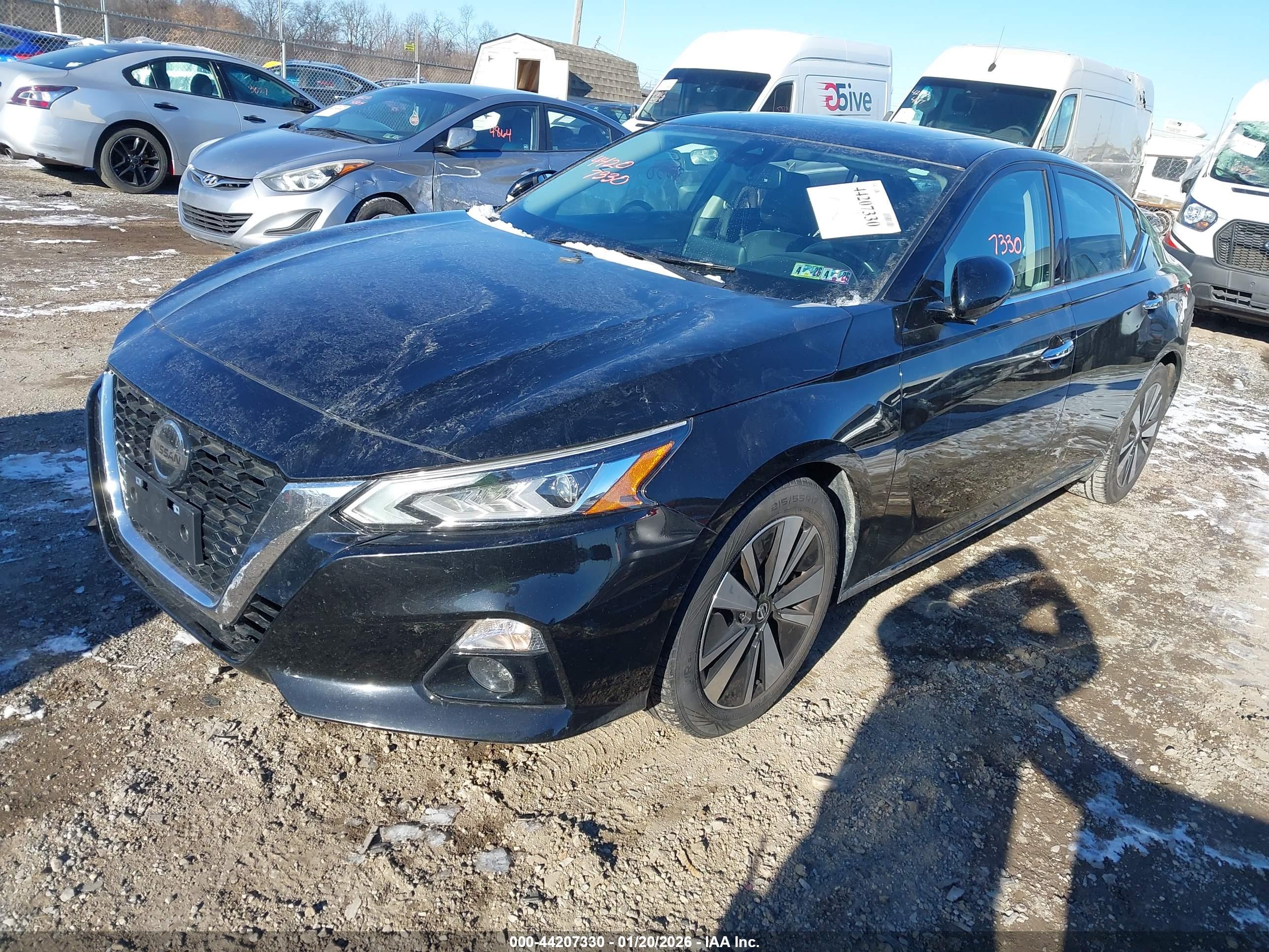 NISSAN ALTIMA image 2