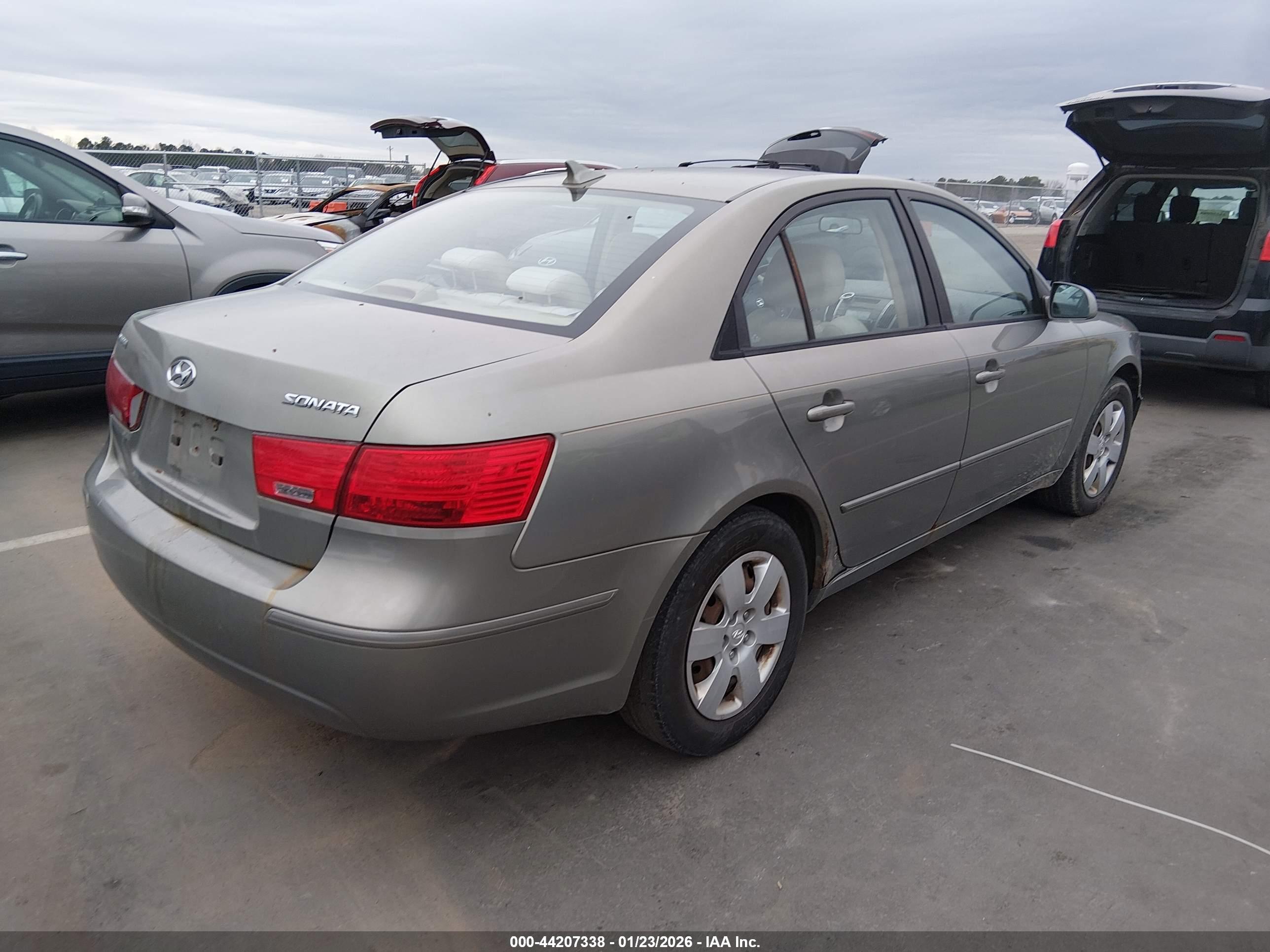 HYUNDAI SONATA image 4