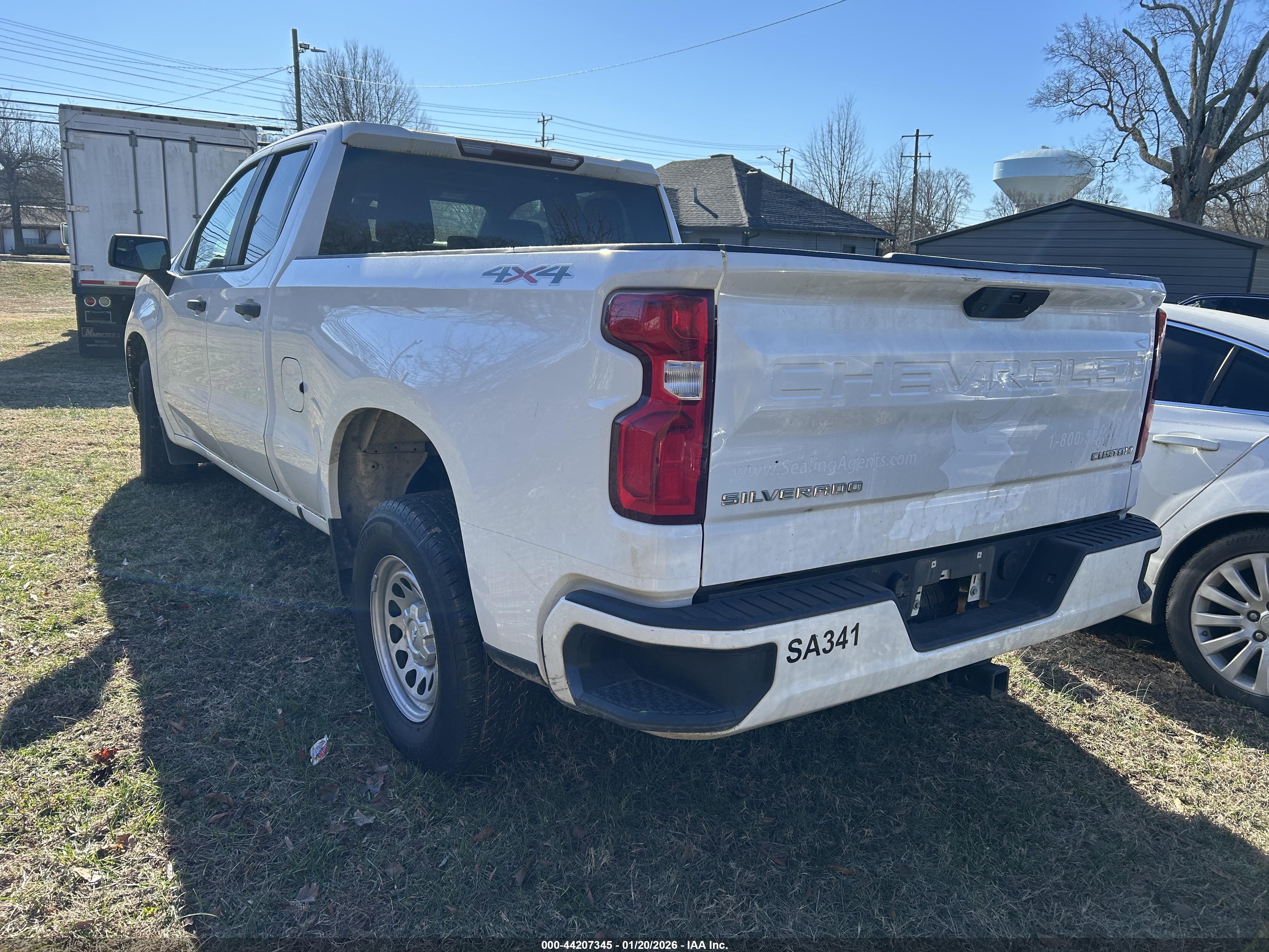 CHEVROLET SILVERADO image 3