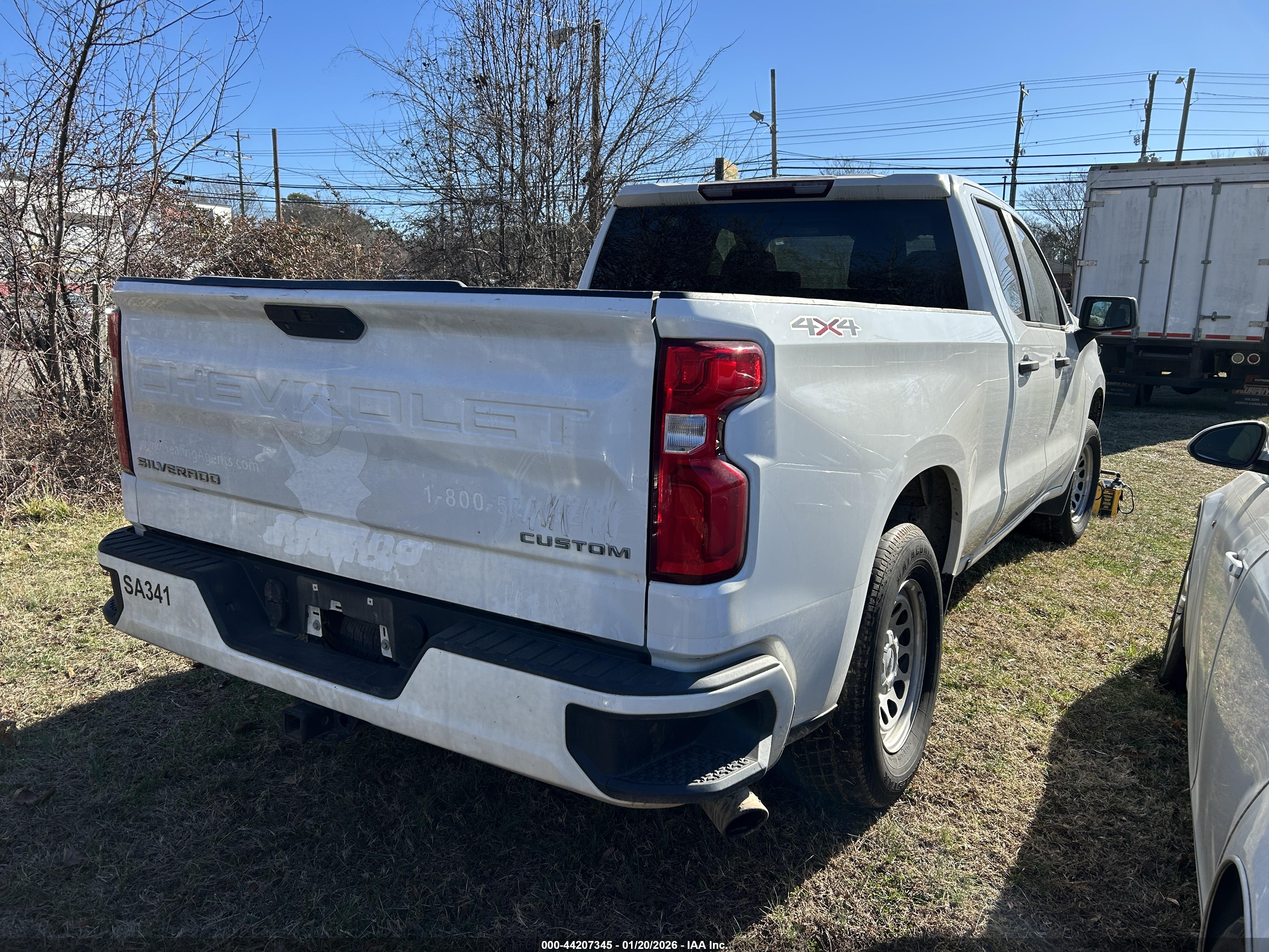 CHEVROLET SILVERADO image 4