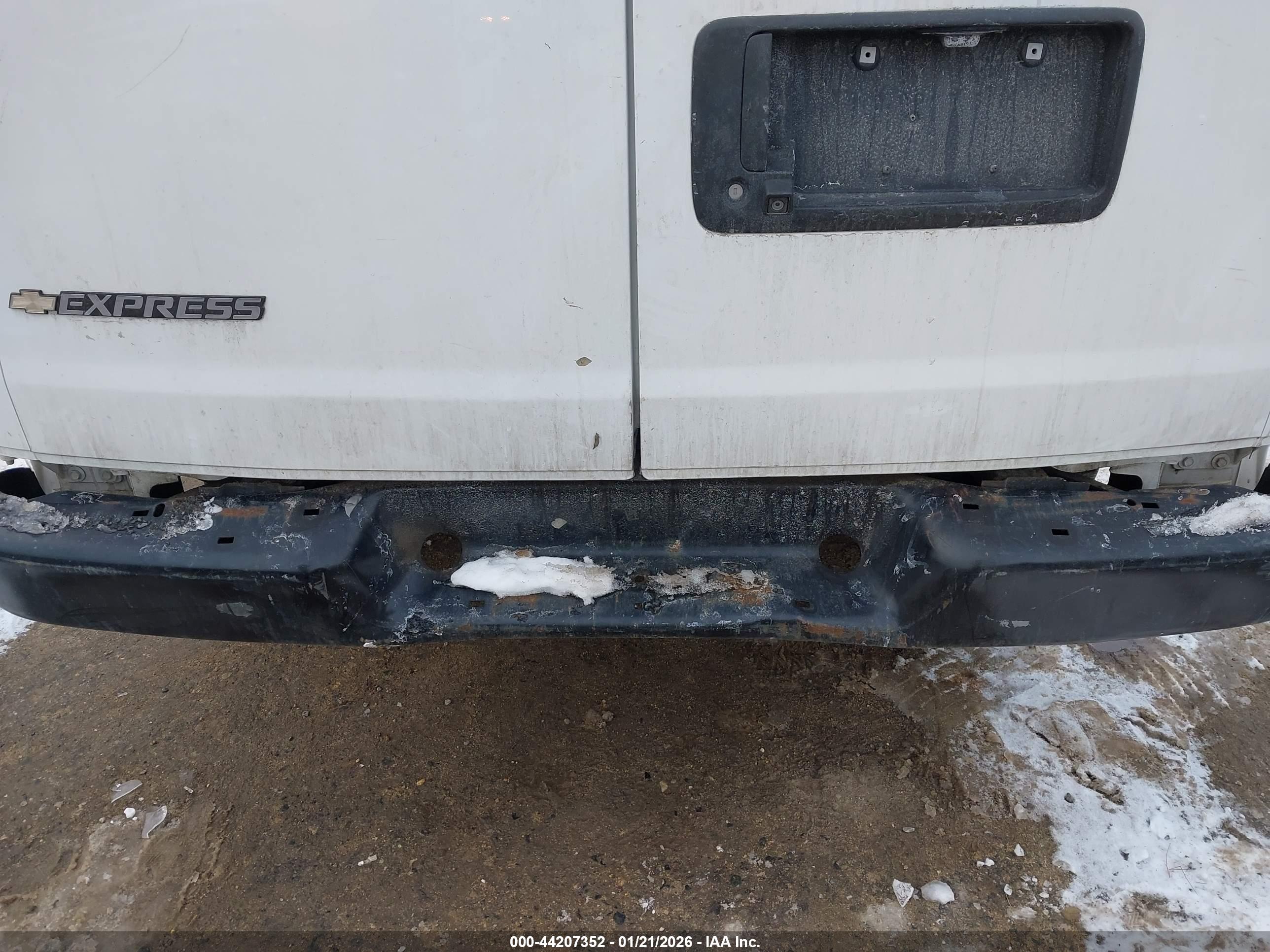 CHEVROLET EXPRESS image 6