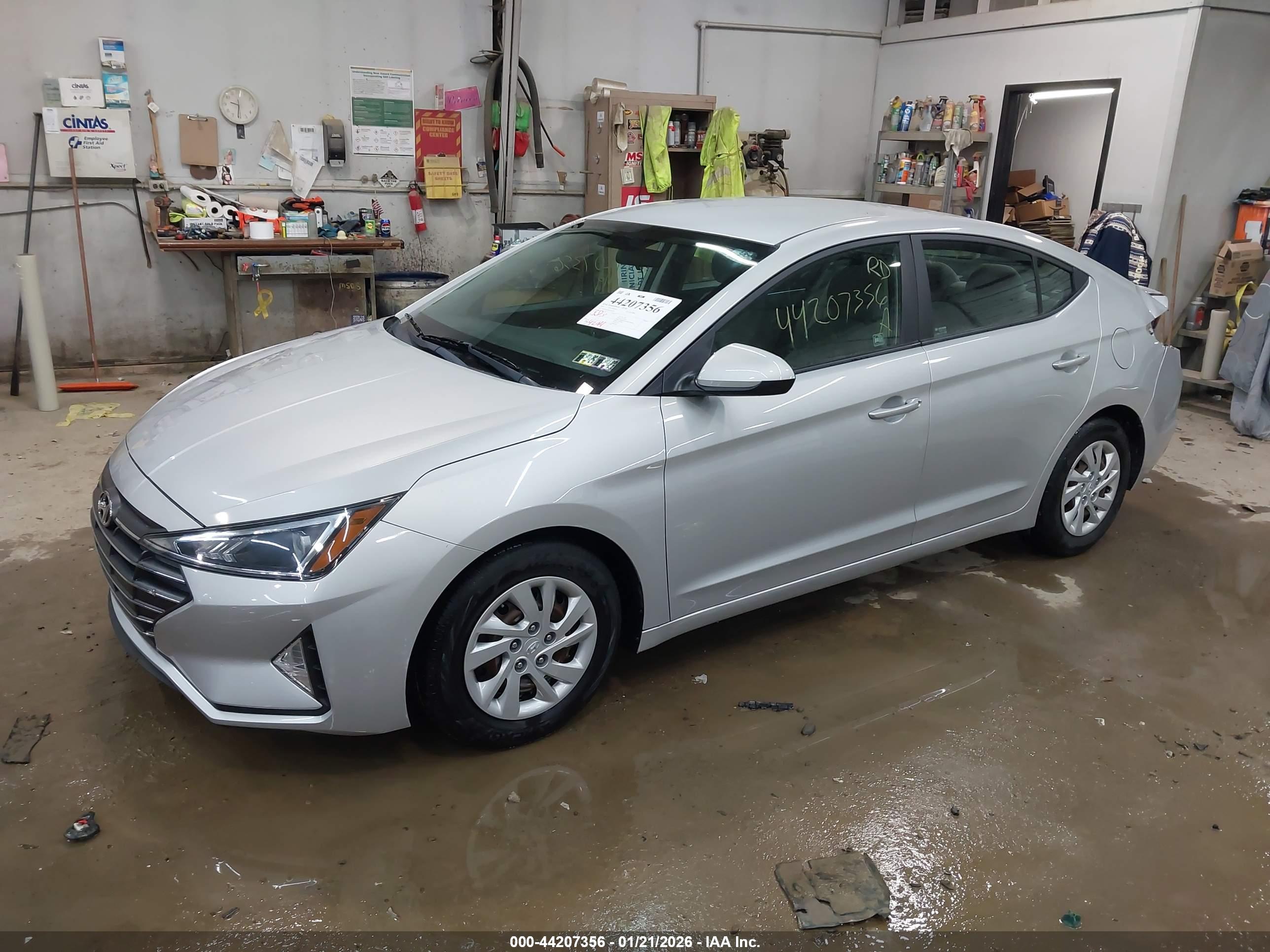 HYUNDAI ELANTRA image 2
