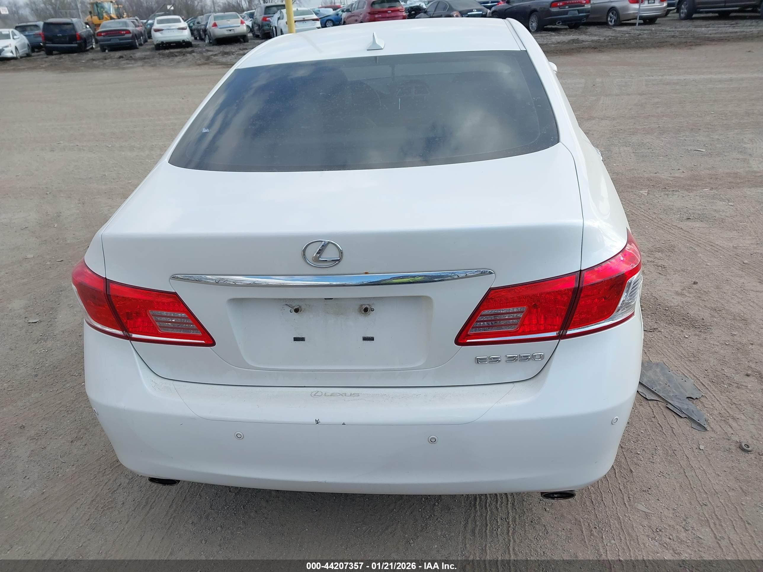 LEXUS ES image 6