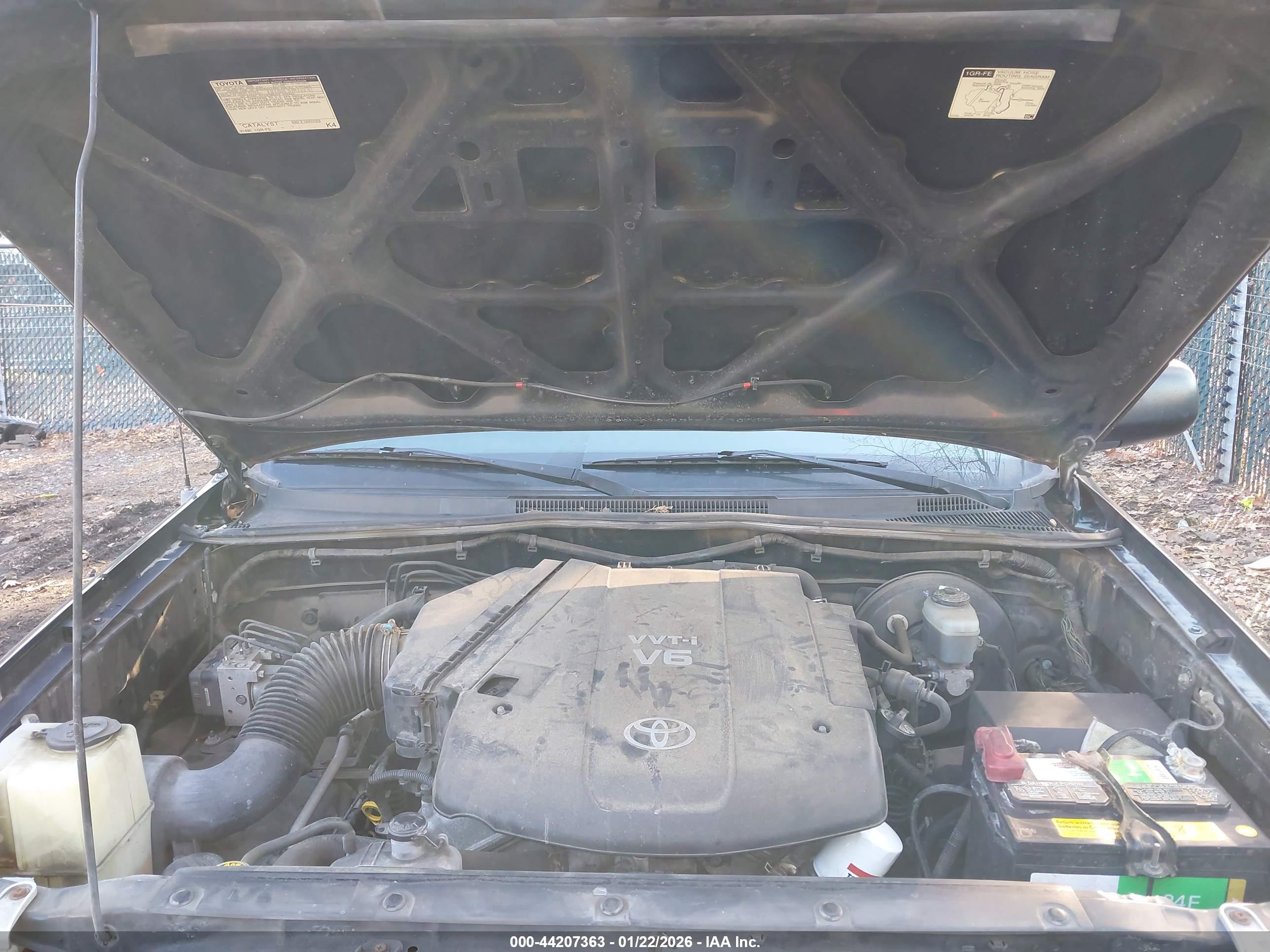 TOYOTA TACOMA image 10
