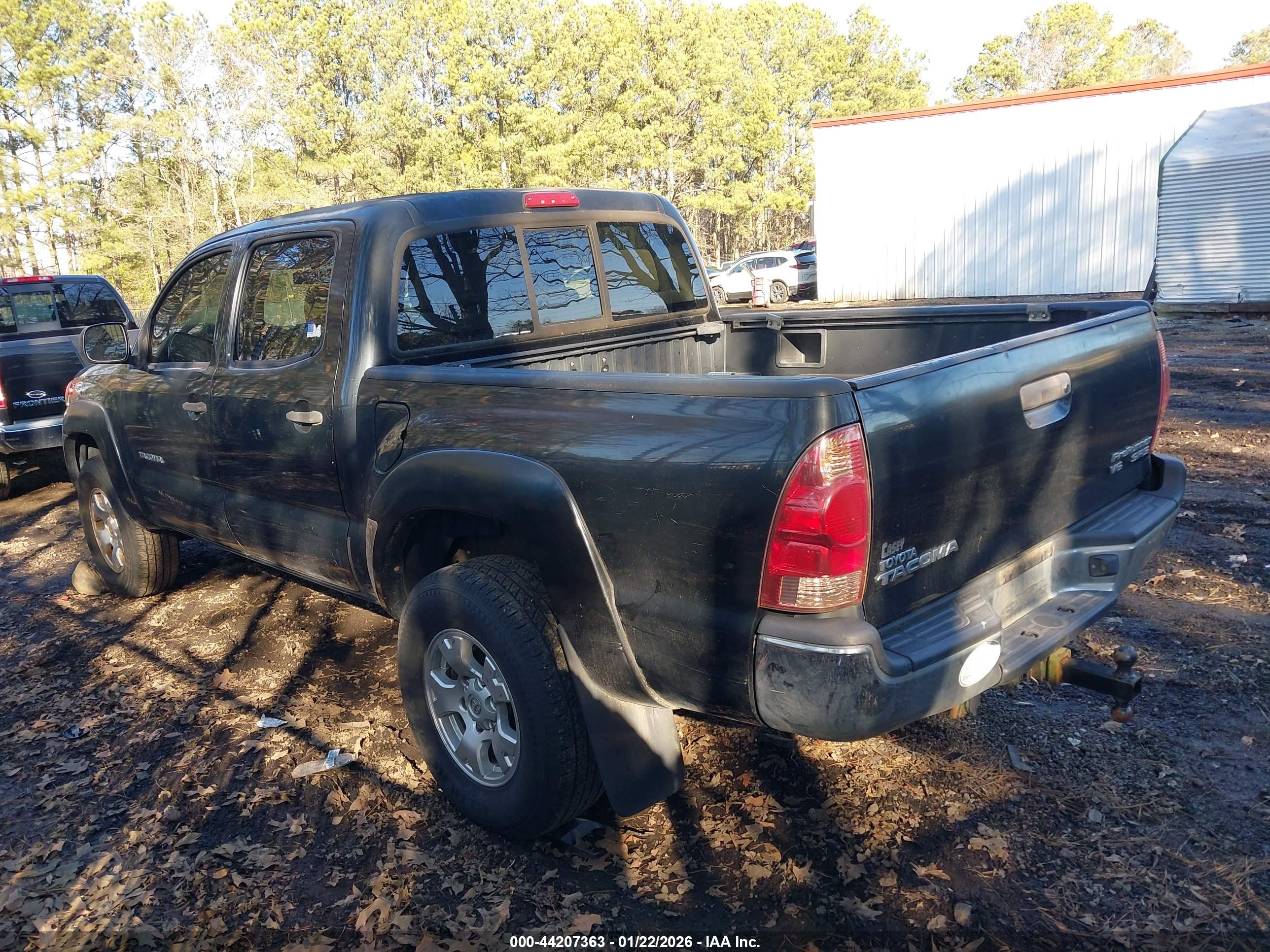 TOYOTA TACOMA image 3
