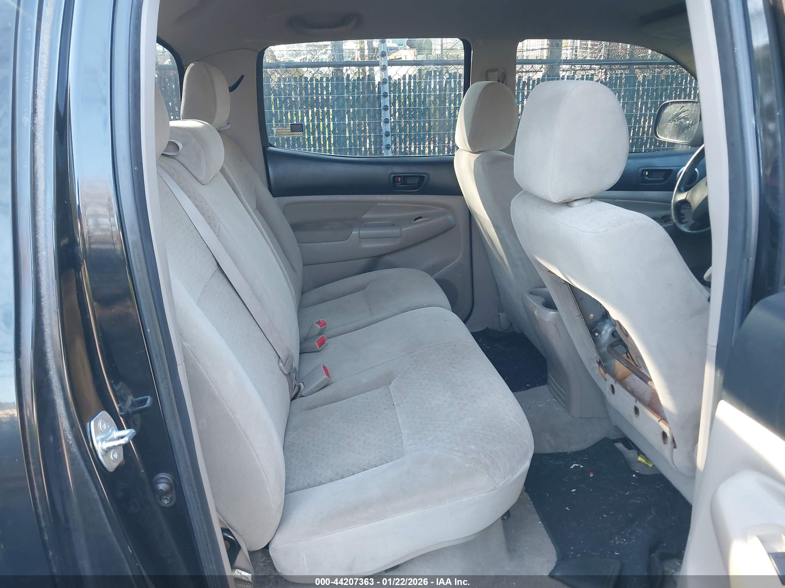 TOYOTA TACOMA image 8