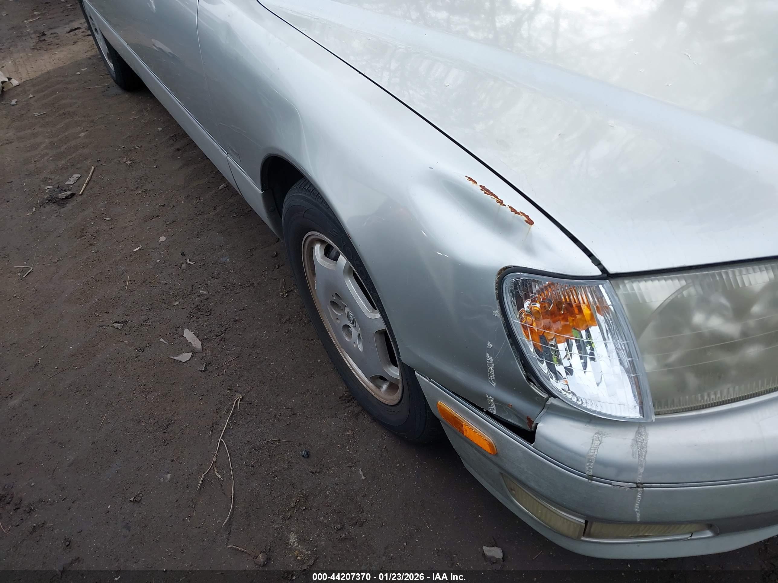 LEXUS LS image 6