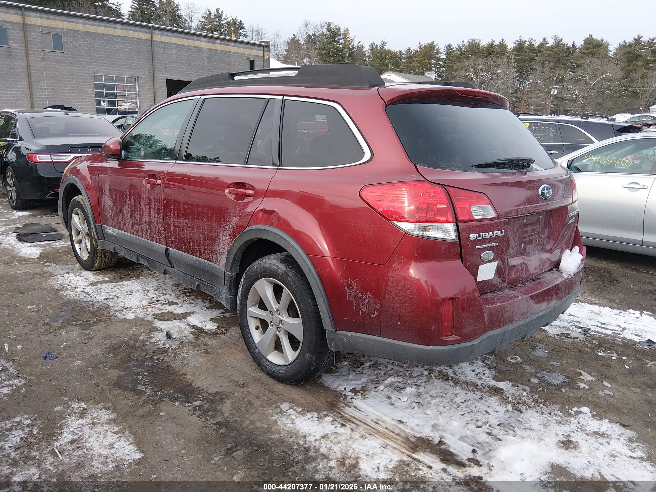 SUBARU OUTBACK image 3
