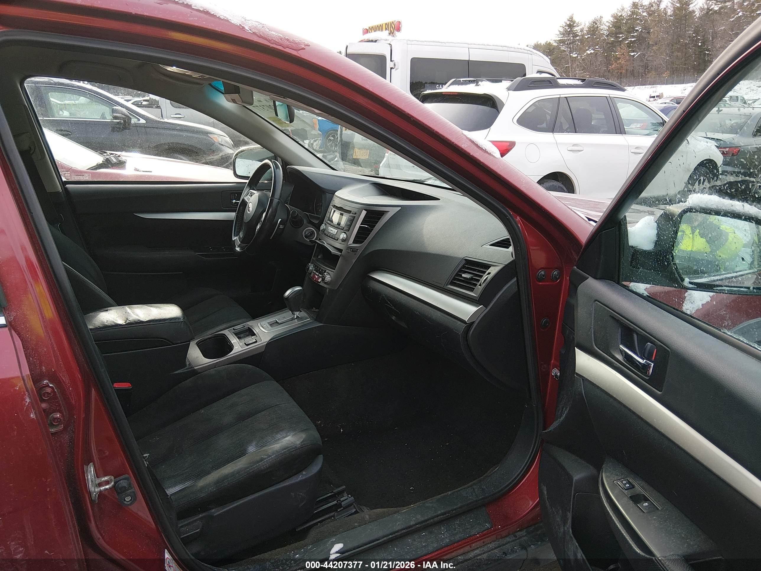 SUBARU OUTBACK image 5