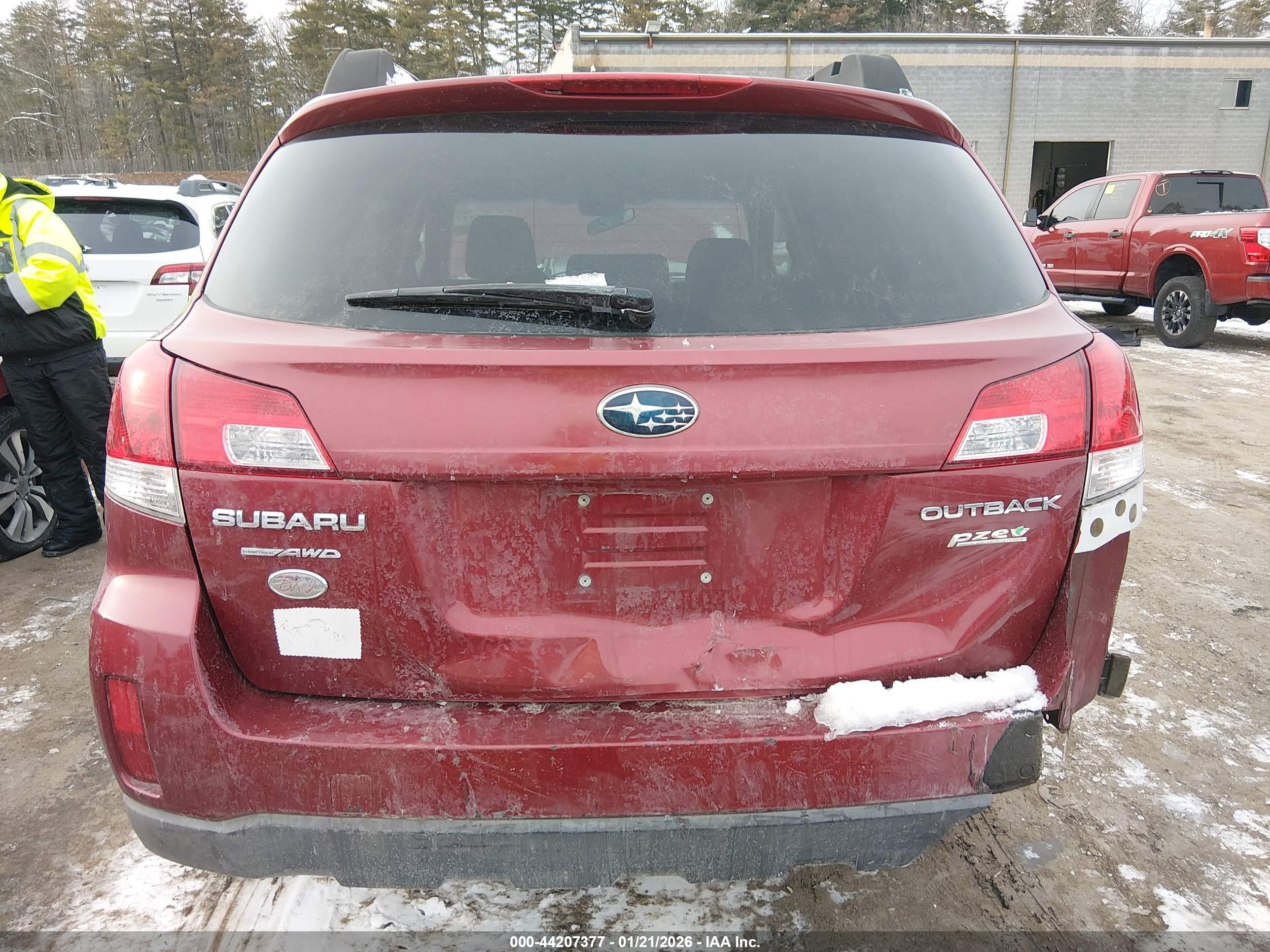 SUBARU OUTBACK image 6