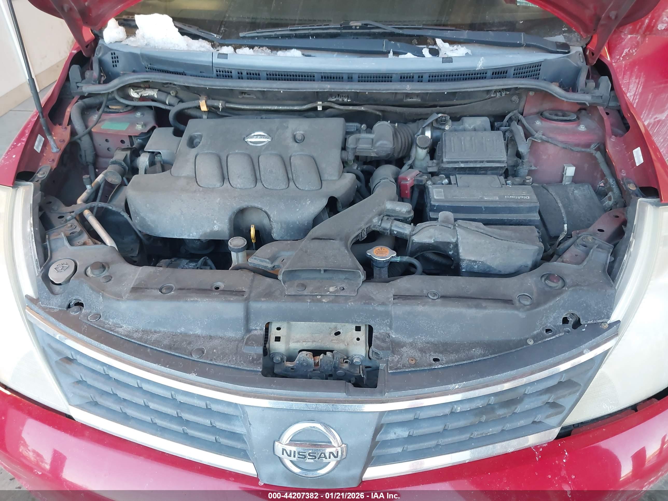 NISSAN VERSA image 10