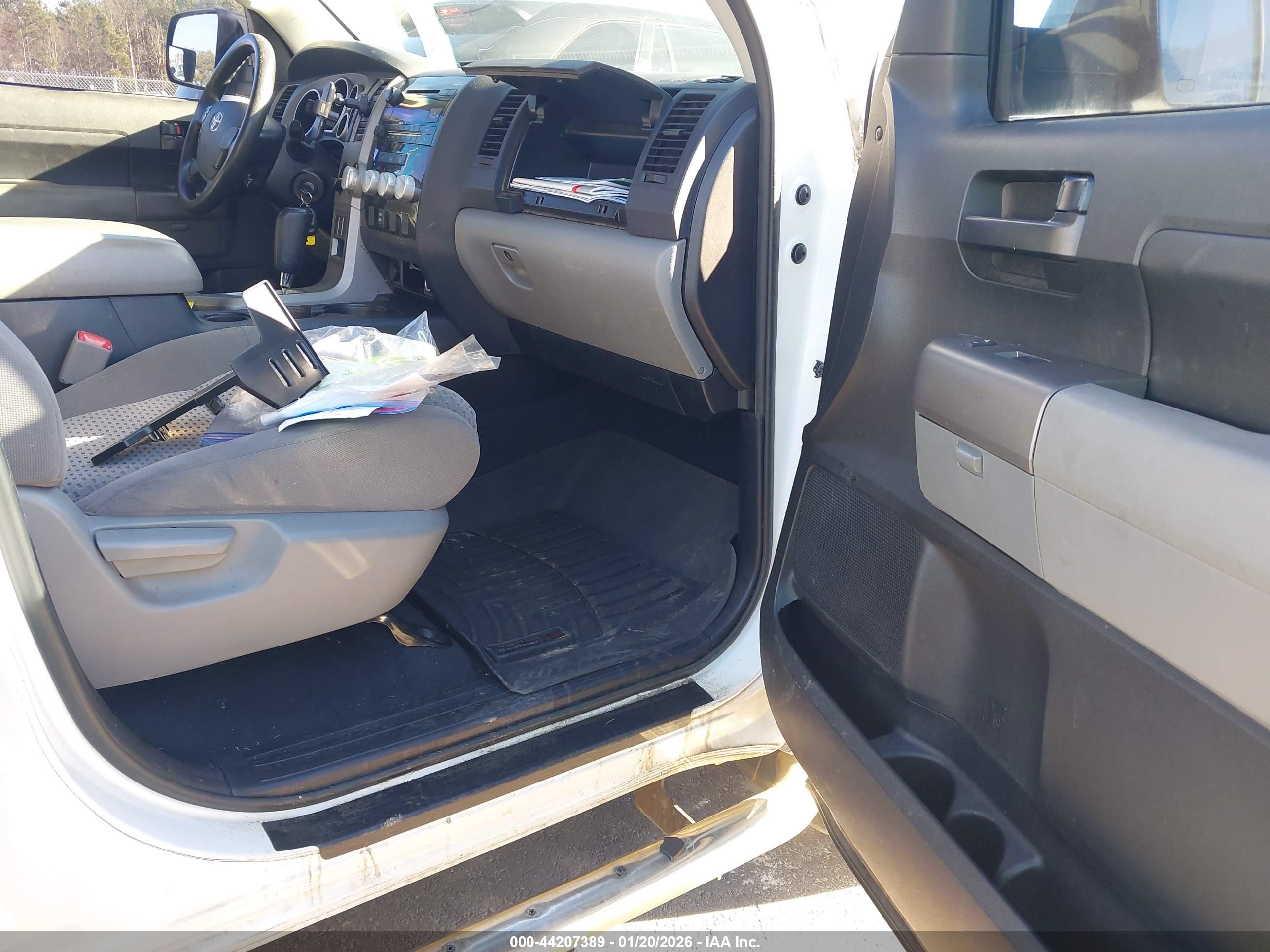 TOYOTA TUNDRA image 5