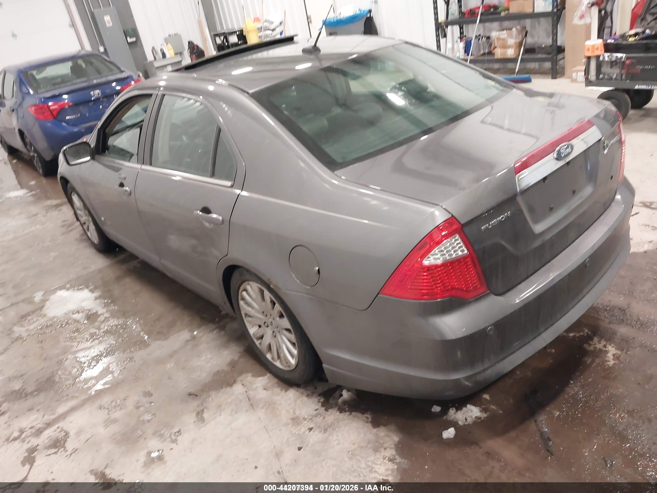 FORD FUSION image 3