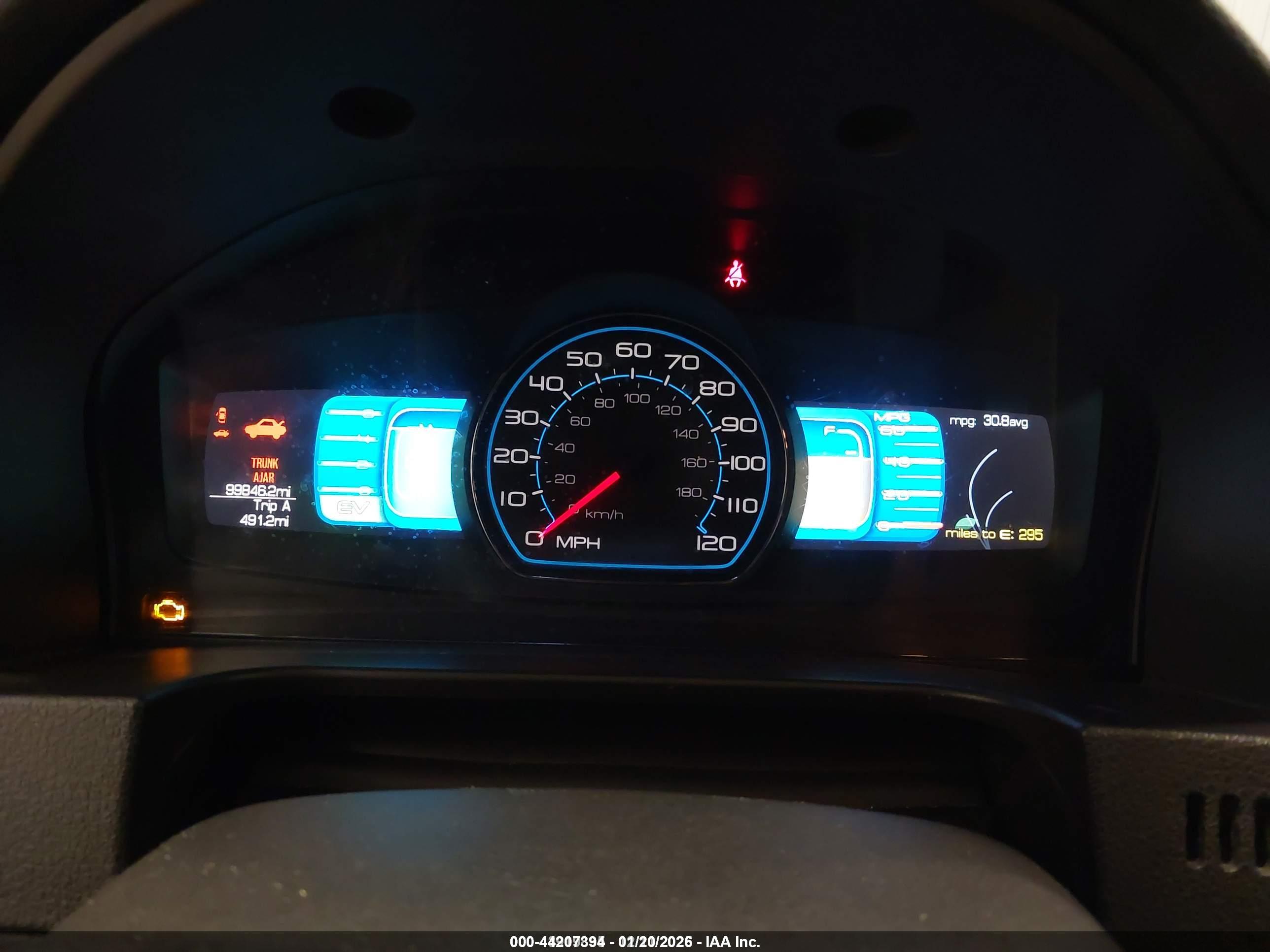 FORD FUSION image 7