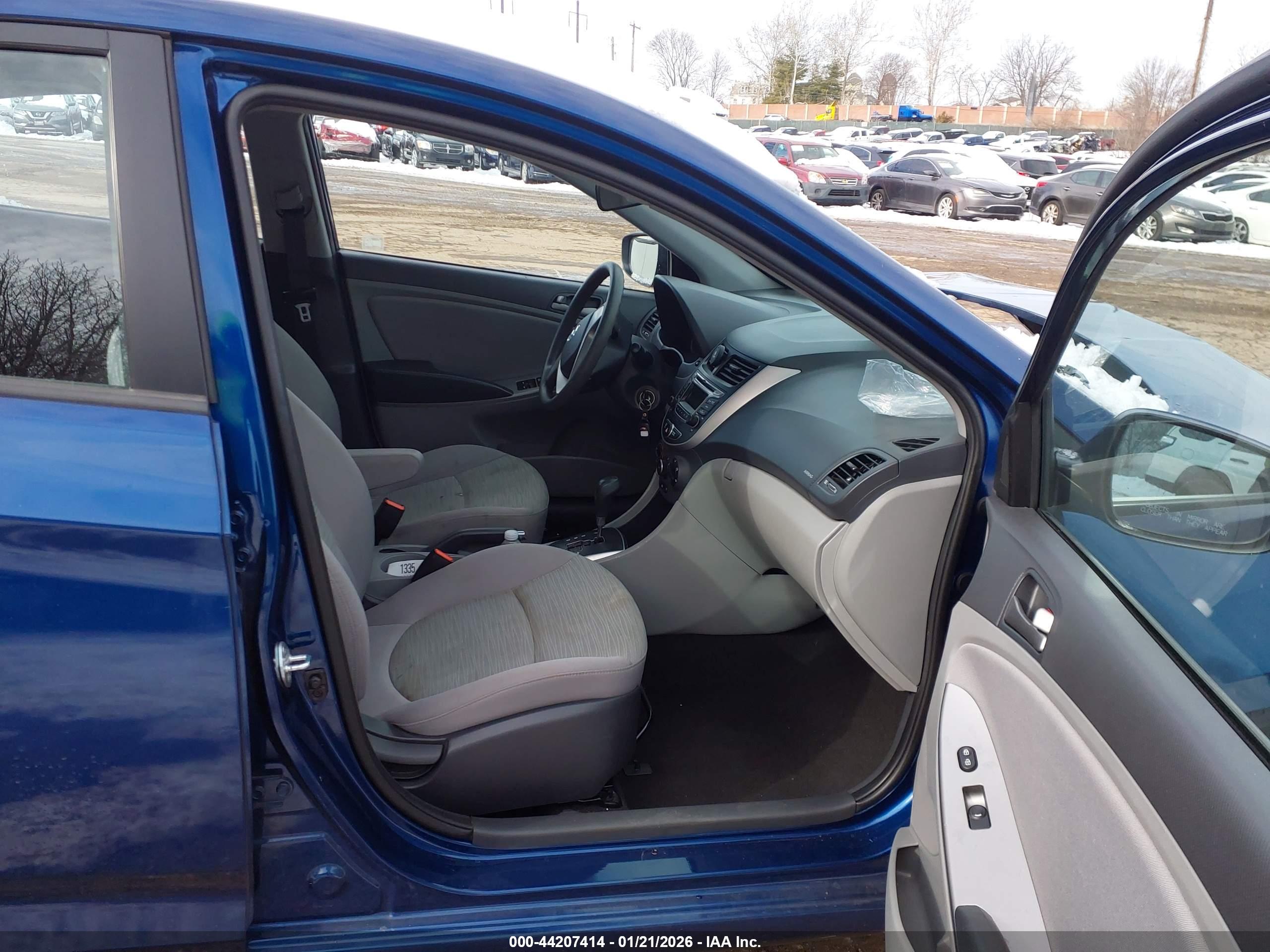 HYUNDAI ACCENT image 5
