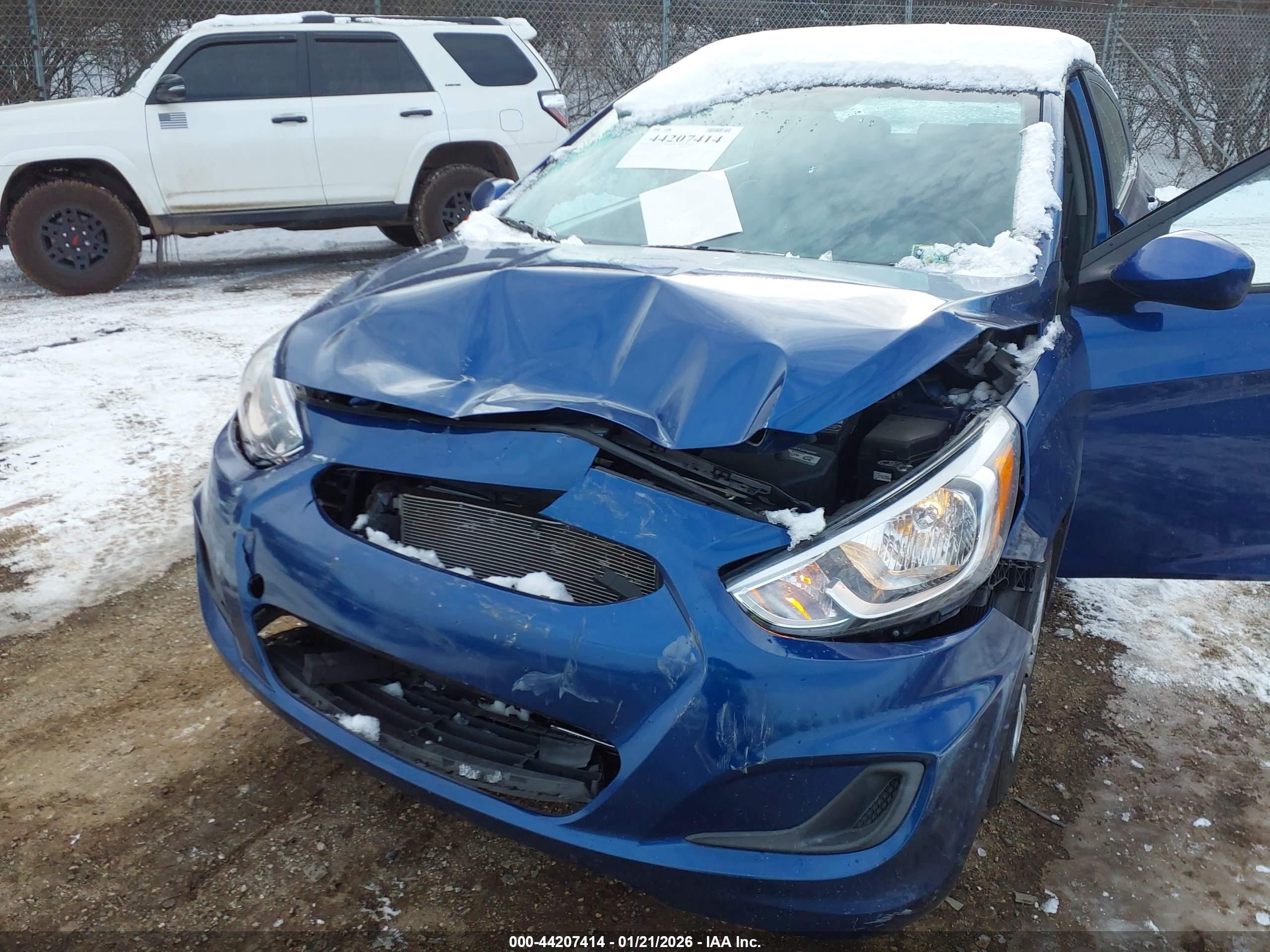 HYUNDAI ACCENT image 6