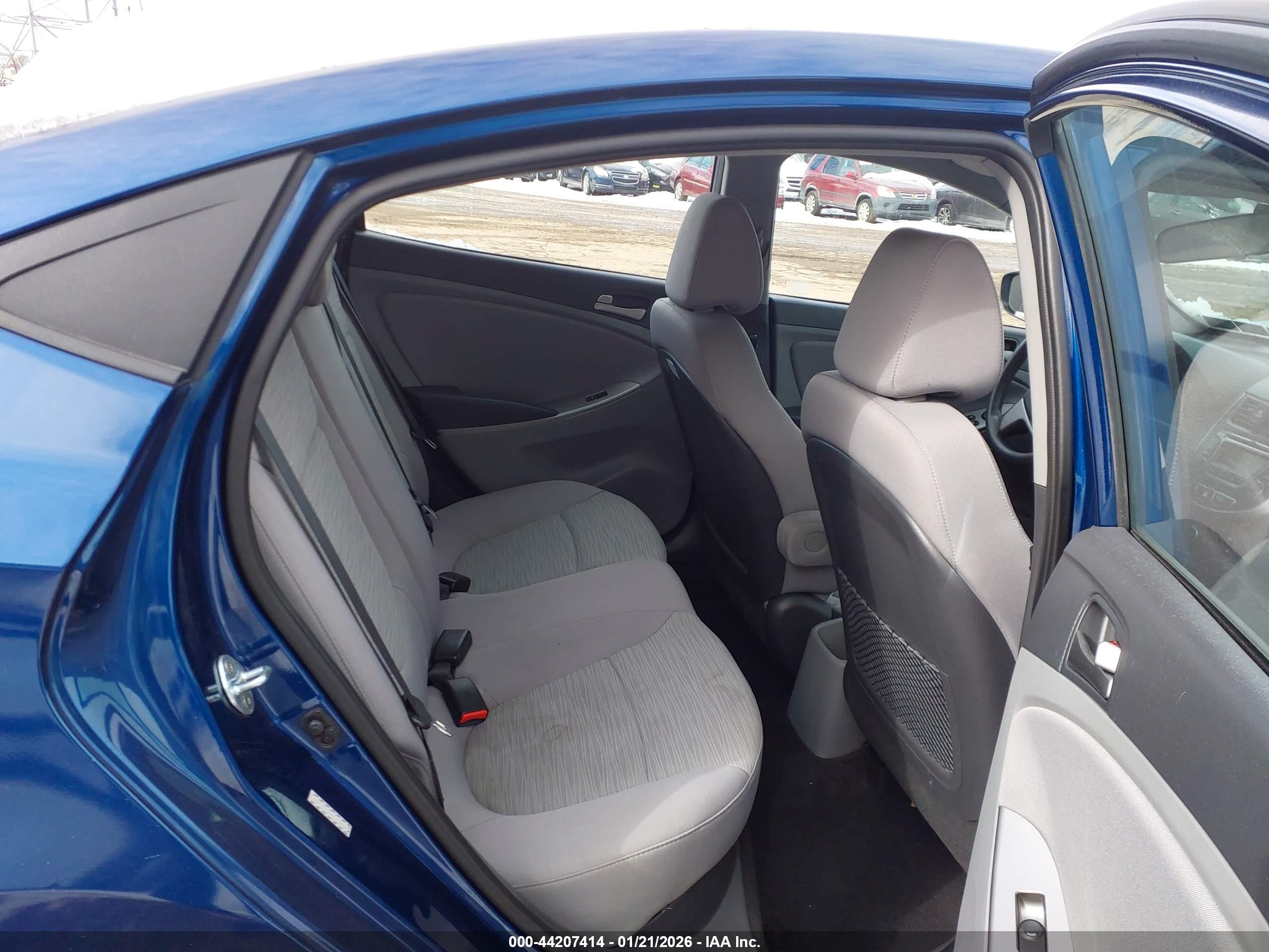 HYUNDAI ACCENT image 8