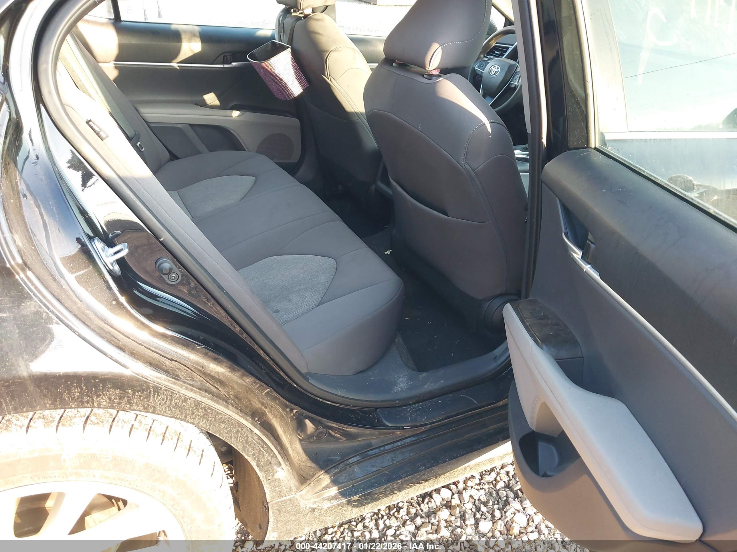 TOYOTA CAMRY image 8