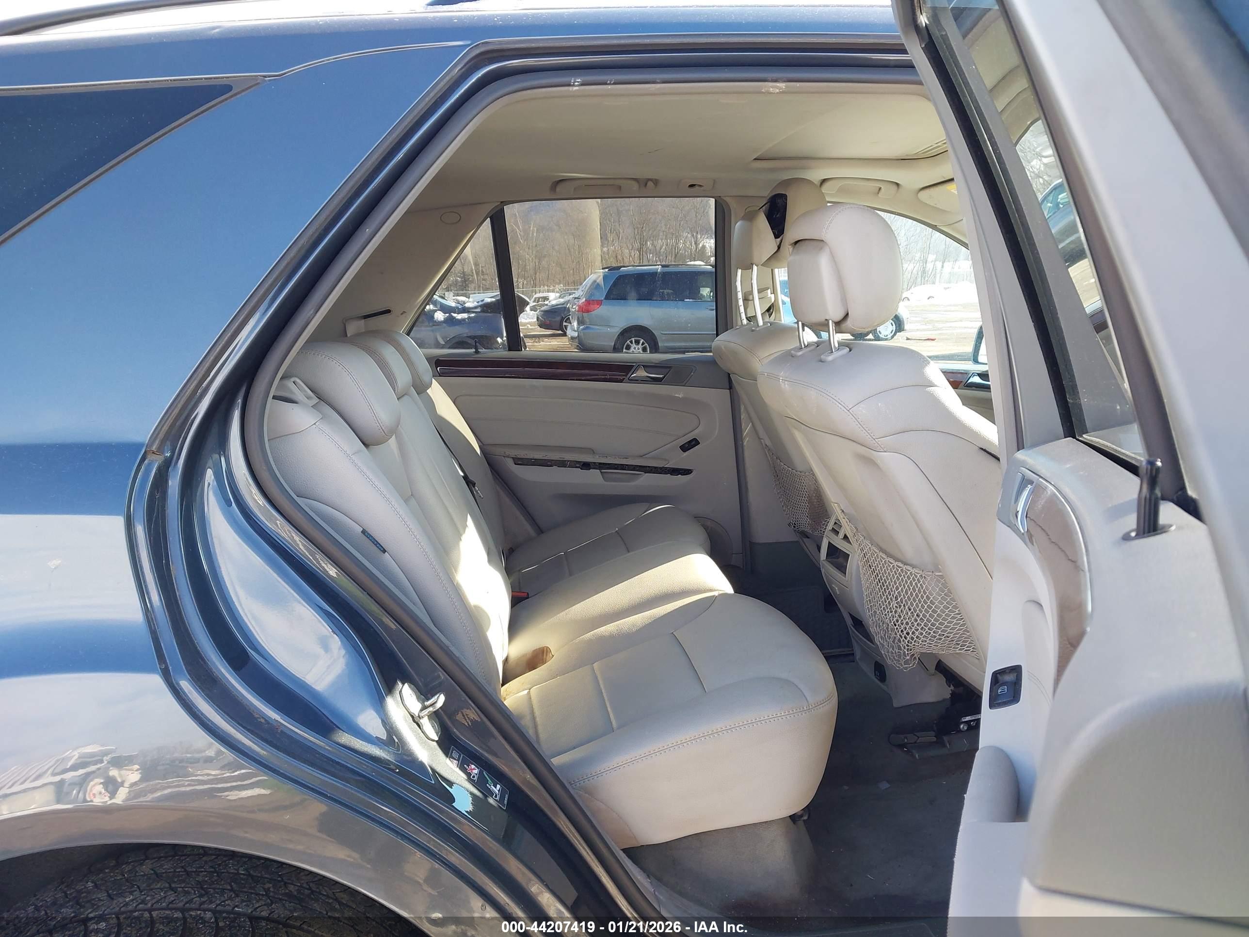 MERCEDES-BENZ ML image 8