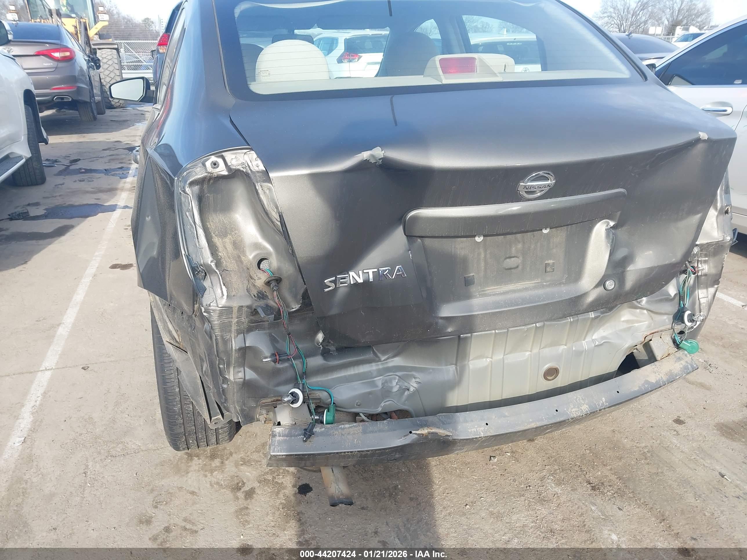 NISSAN SENTRA image 6
